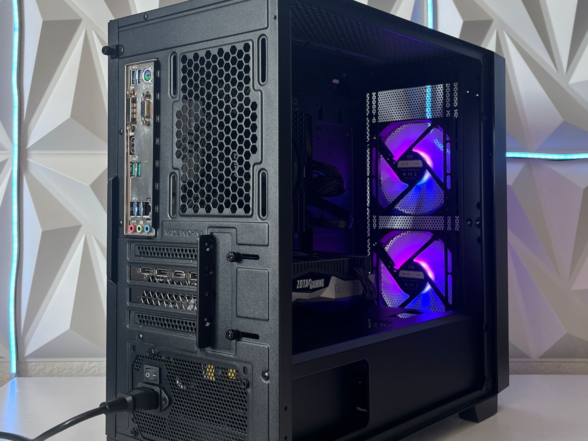 RTX 2060 SUPER 8GB, Ryzen 7 2700X, 16GB RAM | Black RGB Gaming Computer/PC