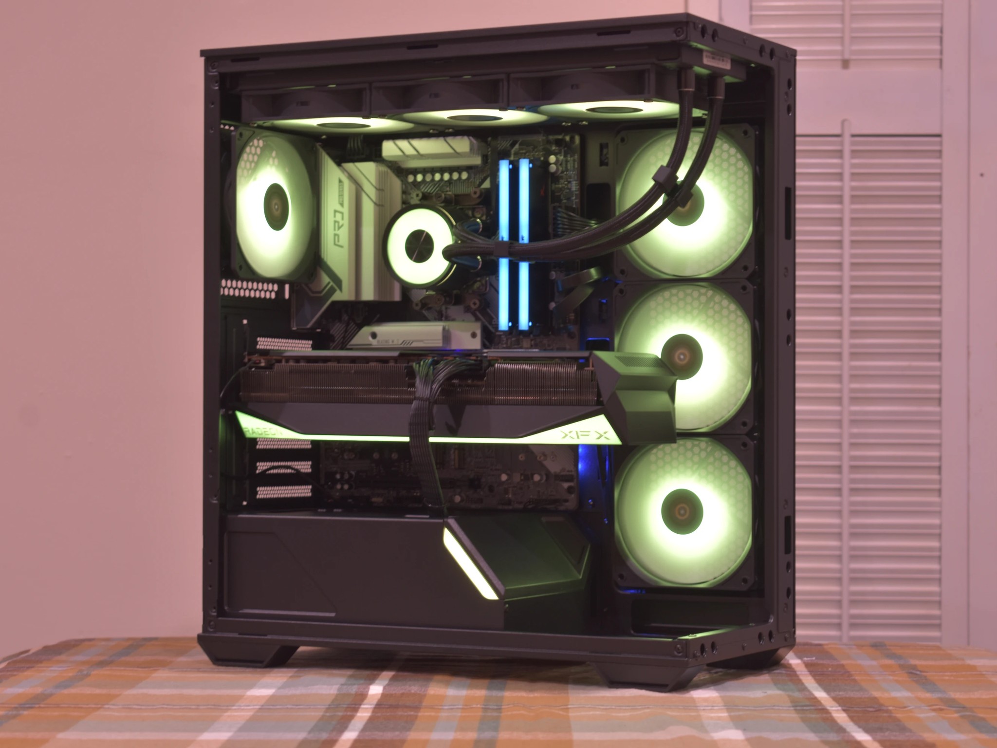 🚀Performance Gamer🚀 Ryzen 5 9600X | AMD RX 9070XT 16GB | 32GB DDR5 | 2TB nVME SSD | Black RGB+Wifi