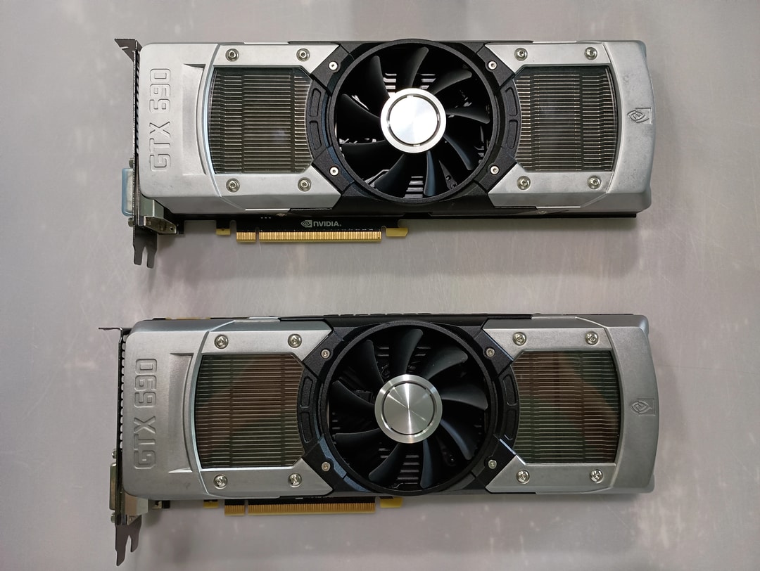 Two GTX 690 GPUs for Quad SLI (with SLI bridge). Tested, works