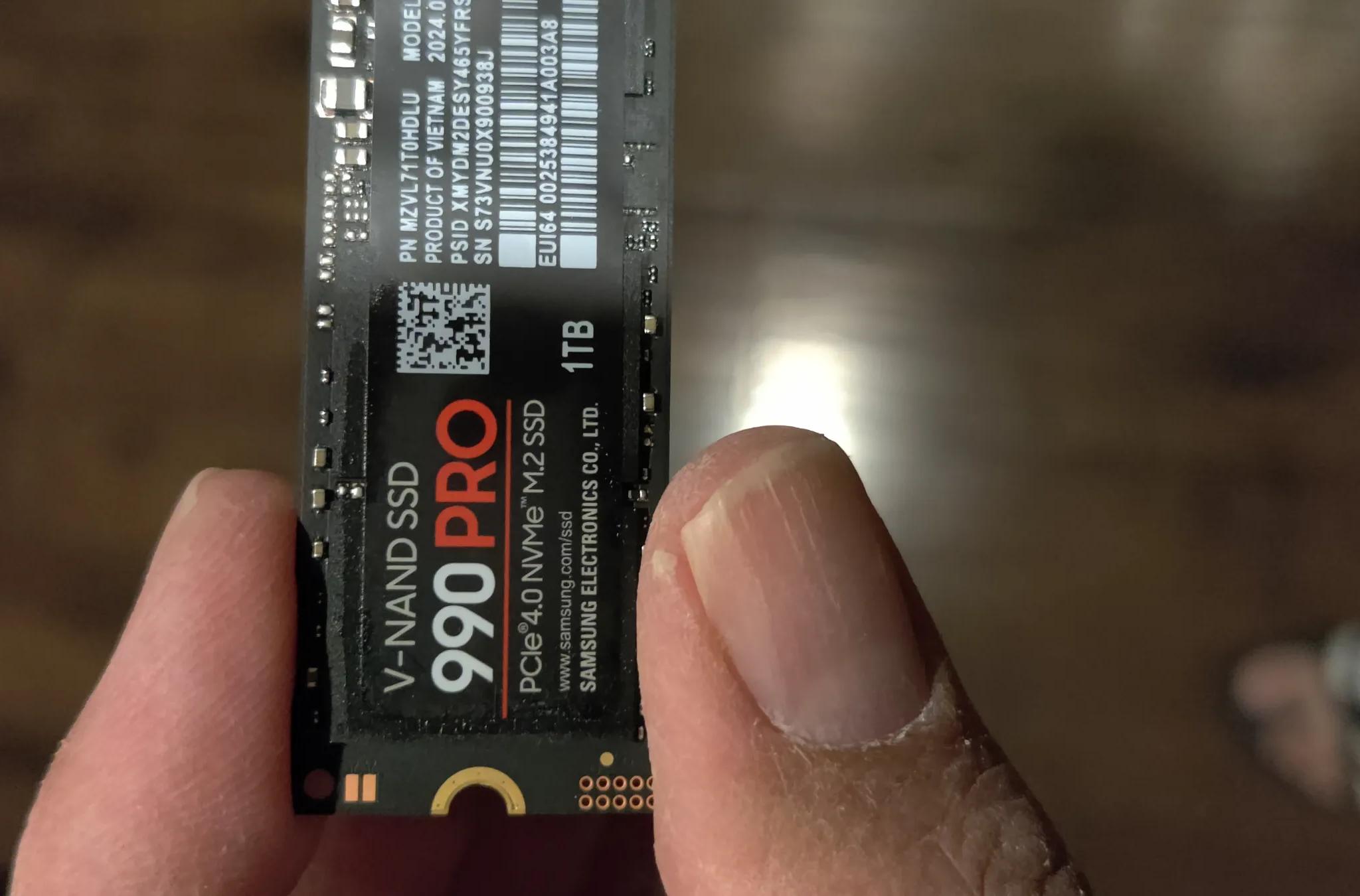 Gigabyte Z590 master Combo
