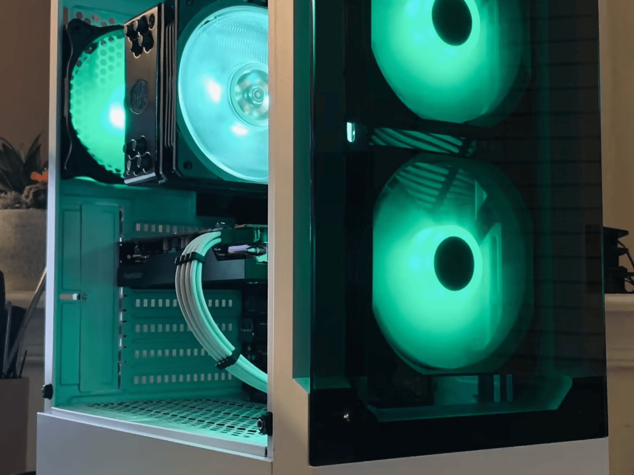 Divine😇/ RX6600xt, R5 3600 1440p Gaming and Streaming PC