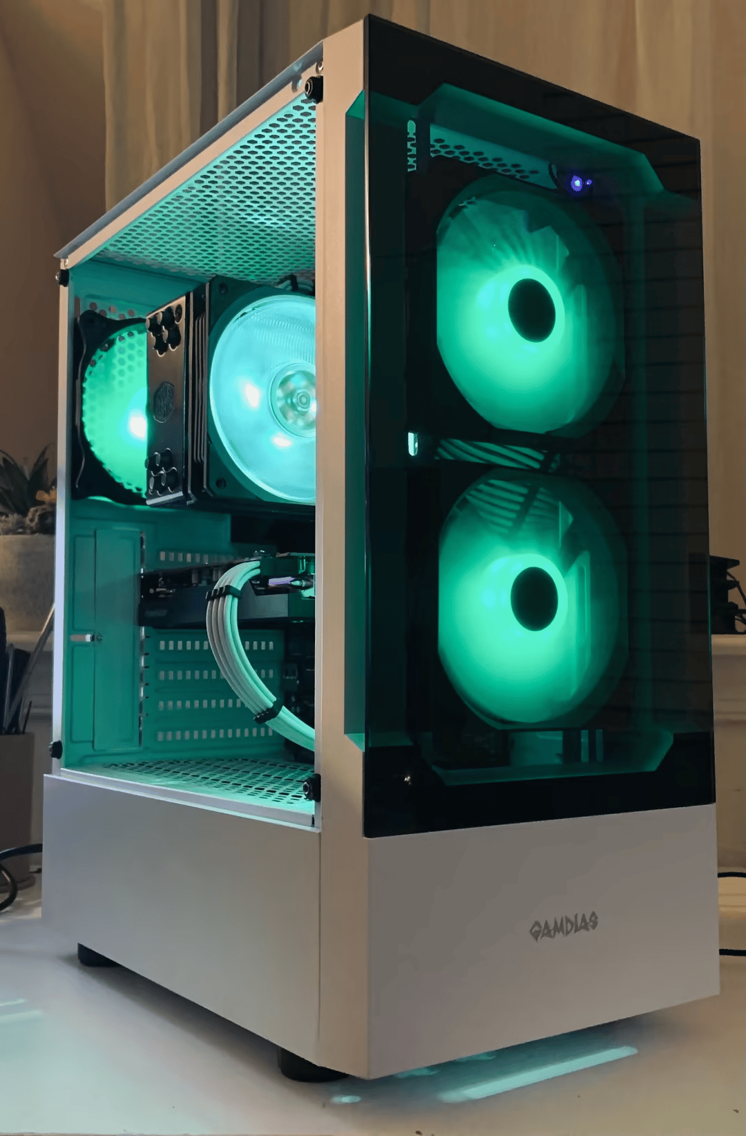 Divine😇/ RX6600xt, R5 3600 1440p Gaming and Streaming PC