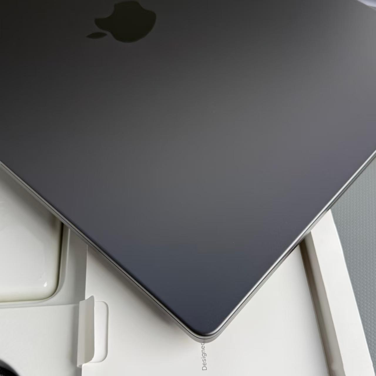 Apple MacBook Pro 16-inch M5 Max 48GB 2TB SSD Space Black – Nano-Texture