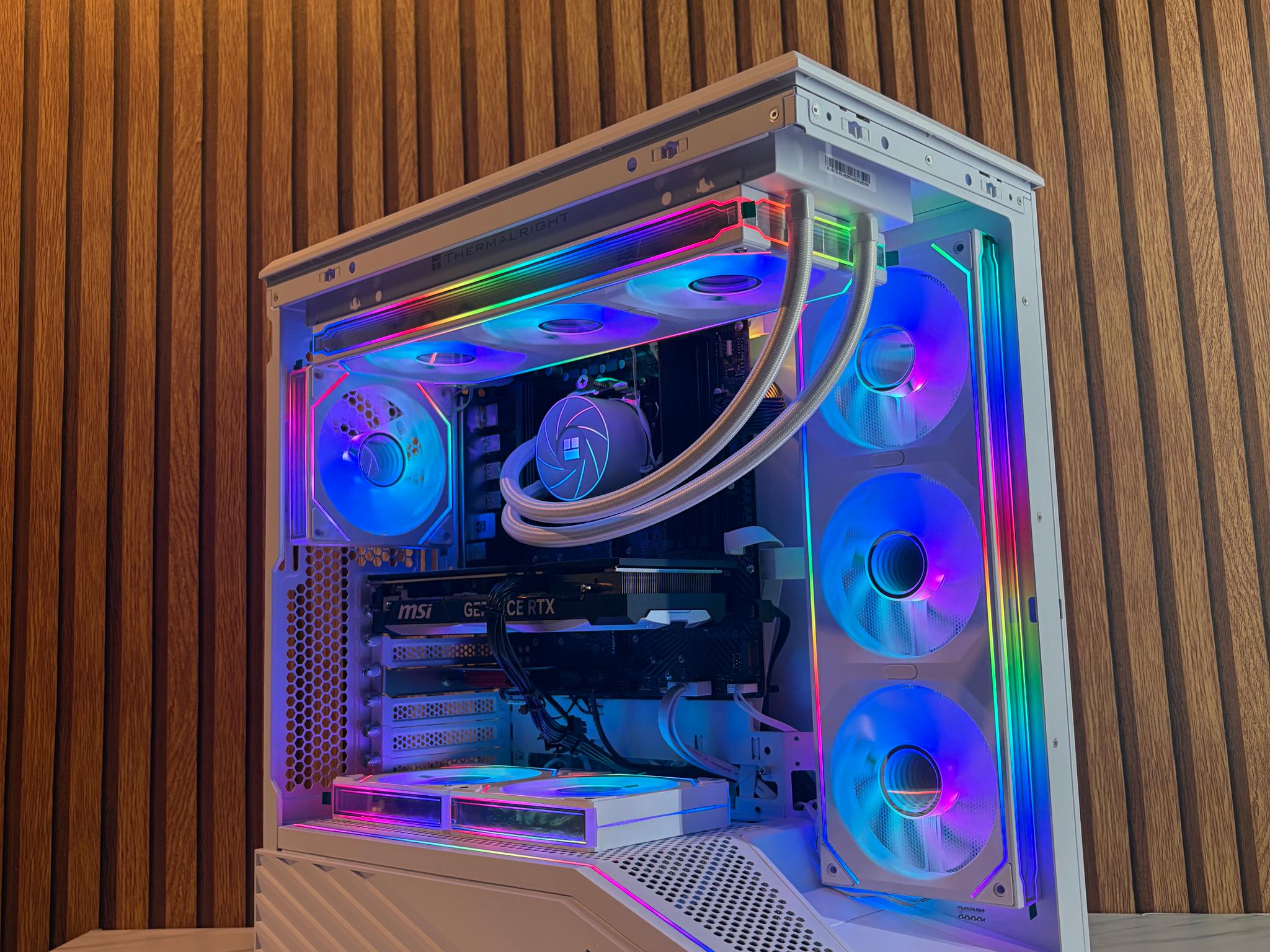 RTX 4070 | RYZEN 5 9600X | 16GB DDR5 | 1TB NVME | 650W | 360MM AIO | Windows 11 pro