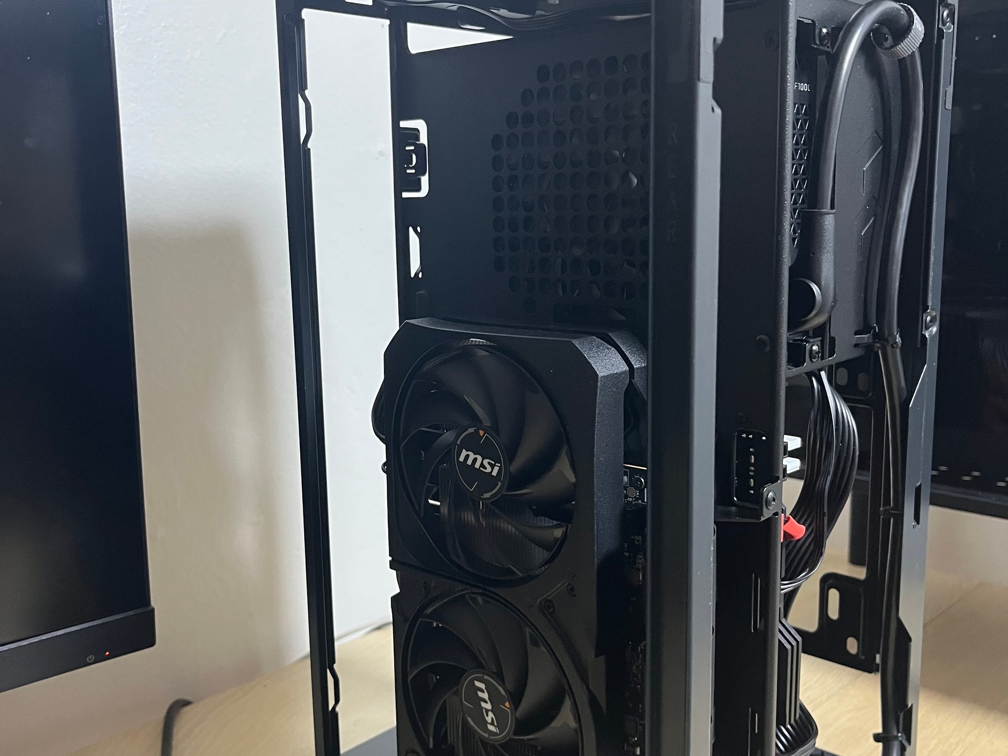 Custom Gaming PC RTX 5060, i5 12400F, 32GB DDR5, 1TB m.2 ssd, Fractal Mood, Asrock B760i Mini ITX