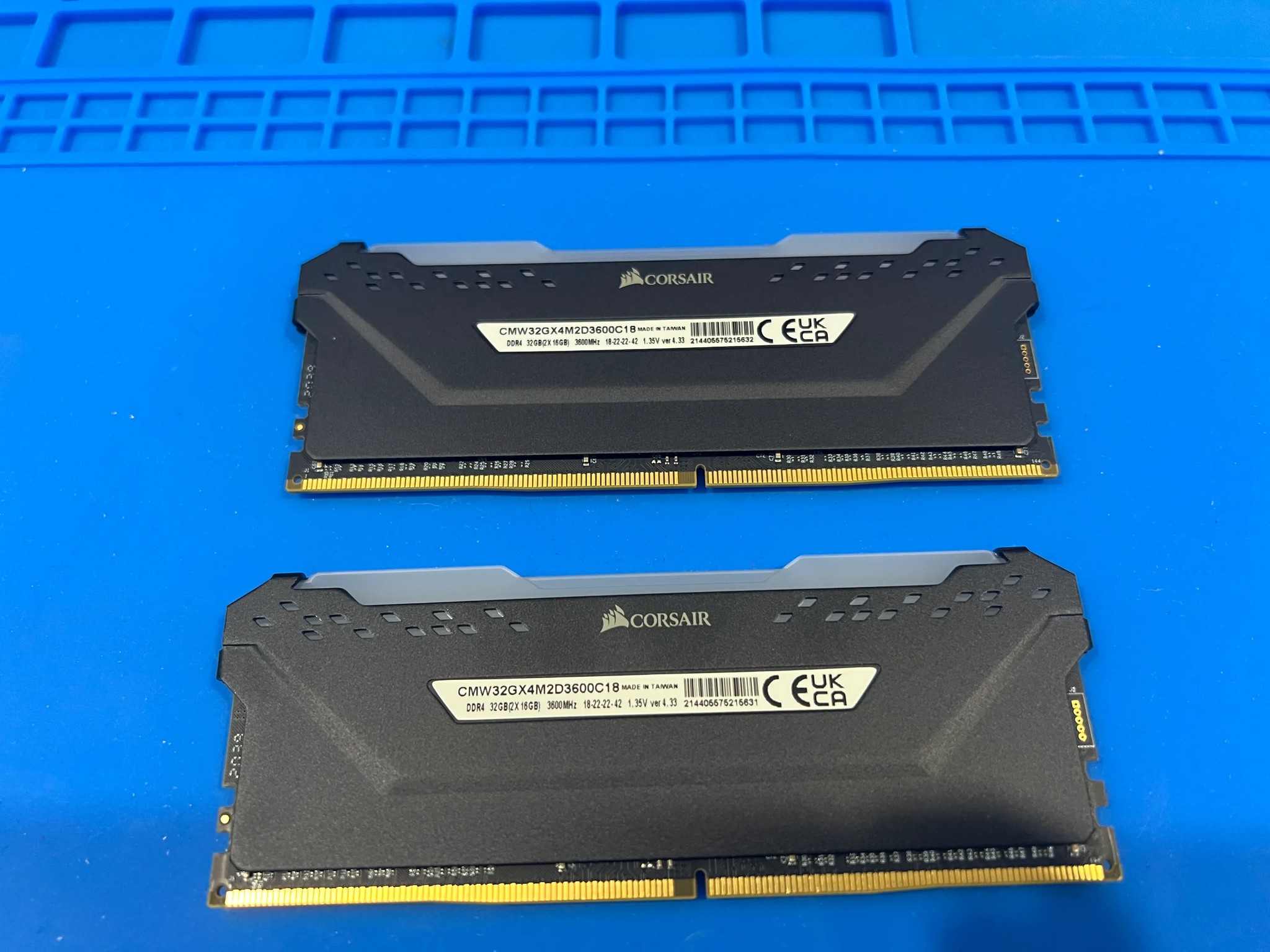 CORSAIR VENGEANCE® RGB PRO 32GB (2 x 16GB) DDR4 DRAM 3600MHz C18 Memory Kit — Black