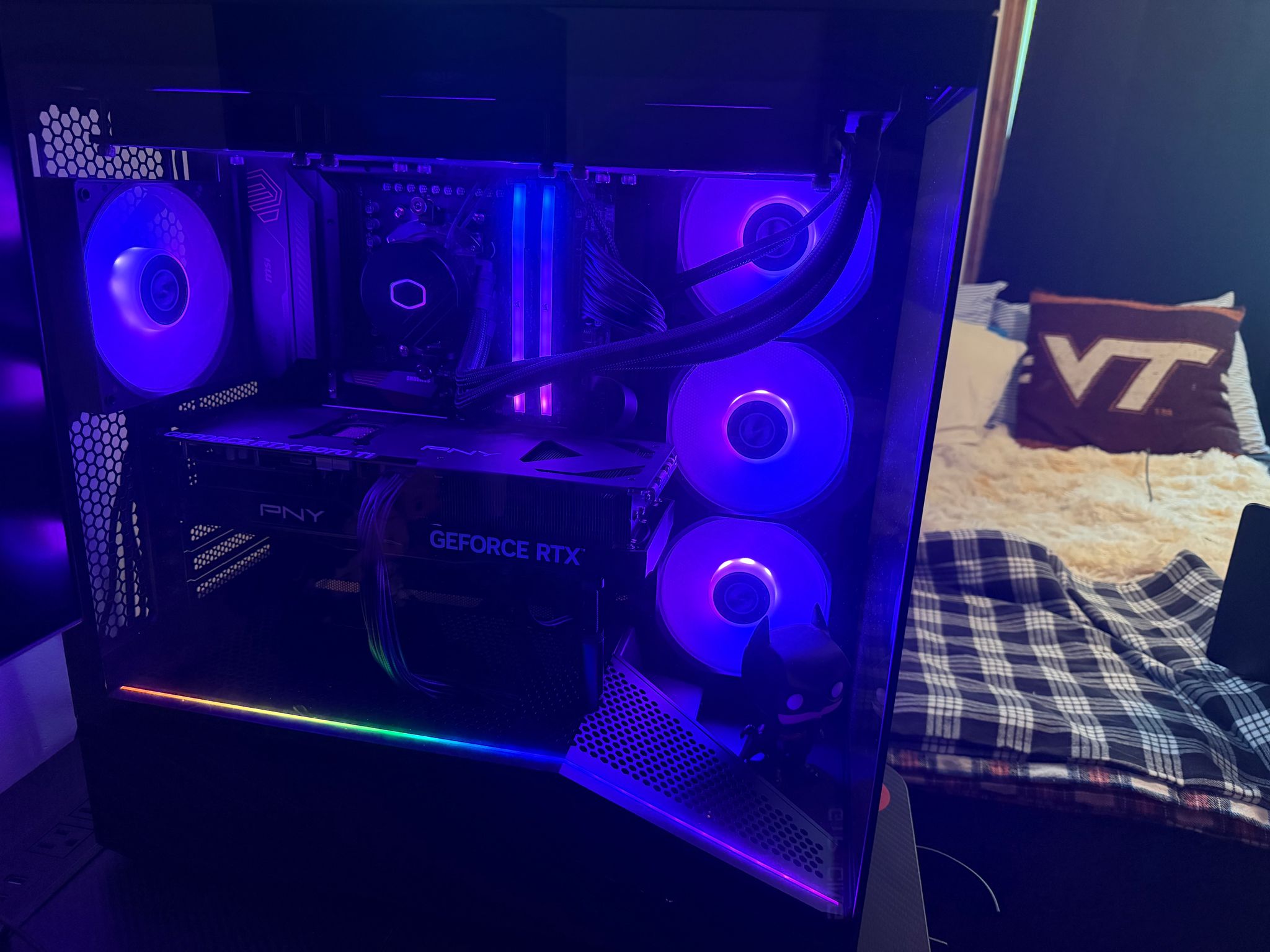 GeForce RTX 5070 Ti Custom Gaming PC - Ryzen 7 7800X3D, 32GB RAM, 1TB NVMe SSD