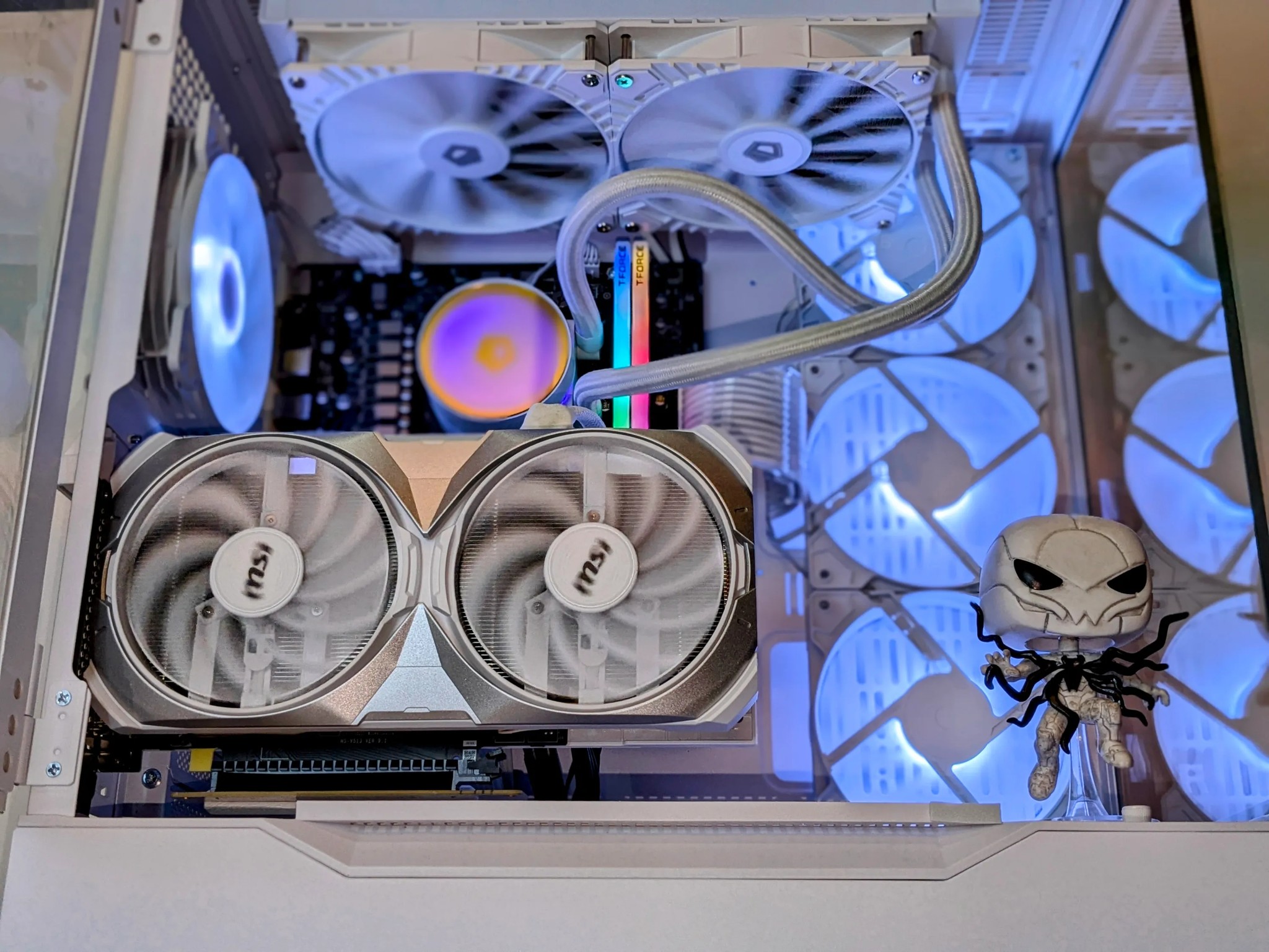 1440p-4K Ray-Tracing👑🕷️⚪️RTX 4070 Super⚪️ Ryzen 7 7700X⚪️32GB DDR5 RAM⚪️1TB NVMe SSD⚪️Windows 11✅