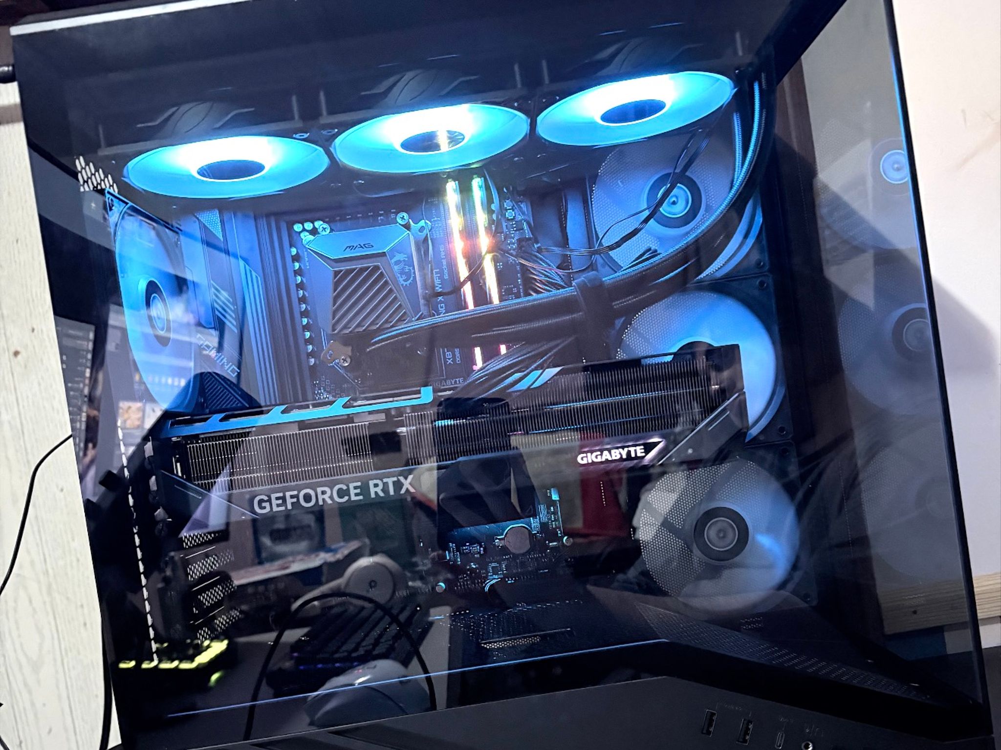 GeForce RTX 5080 Custom Gaming PC - Ryzen 9 9950X3D2, 32GB RAM