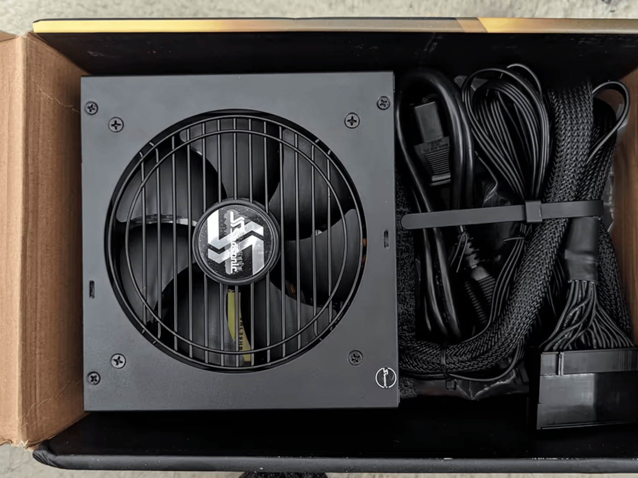 NEVER USED! SeaSonic 750W Power Supply with 80+ GOLD Standard