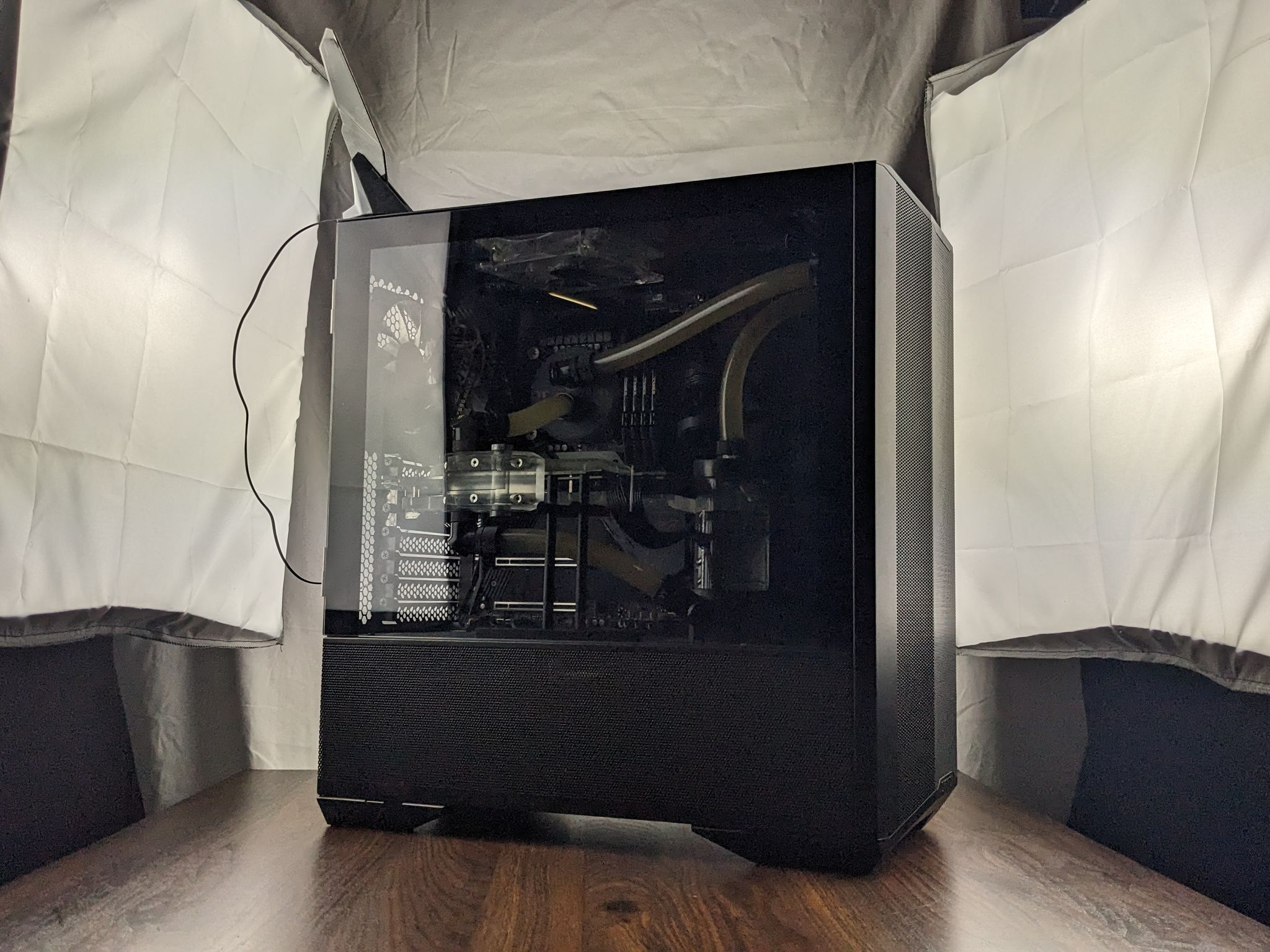 RTX 3090, Custom Watercooled, 11700K, 32GB DDR4 3200, 2TB 3x4 NVMe