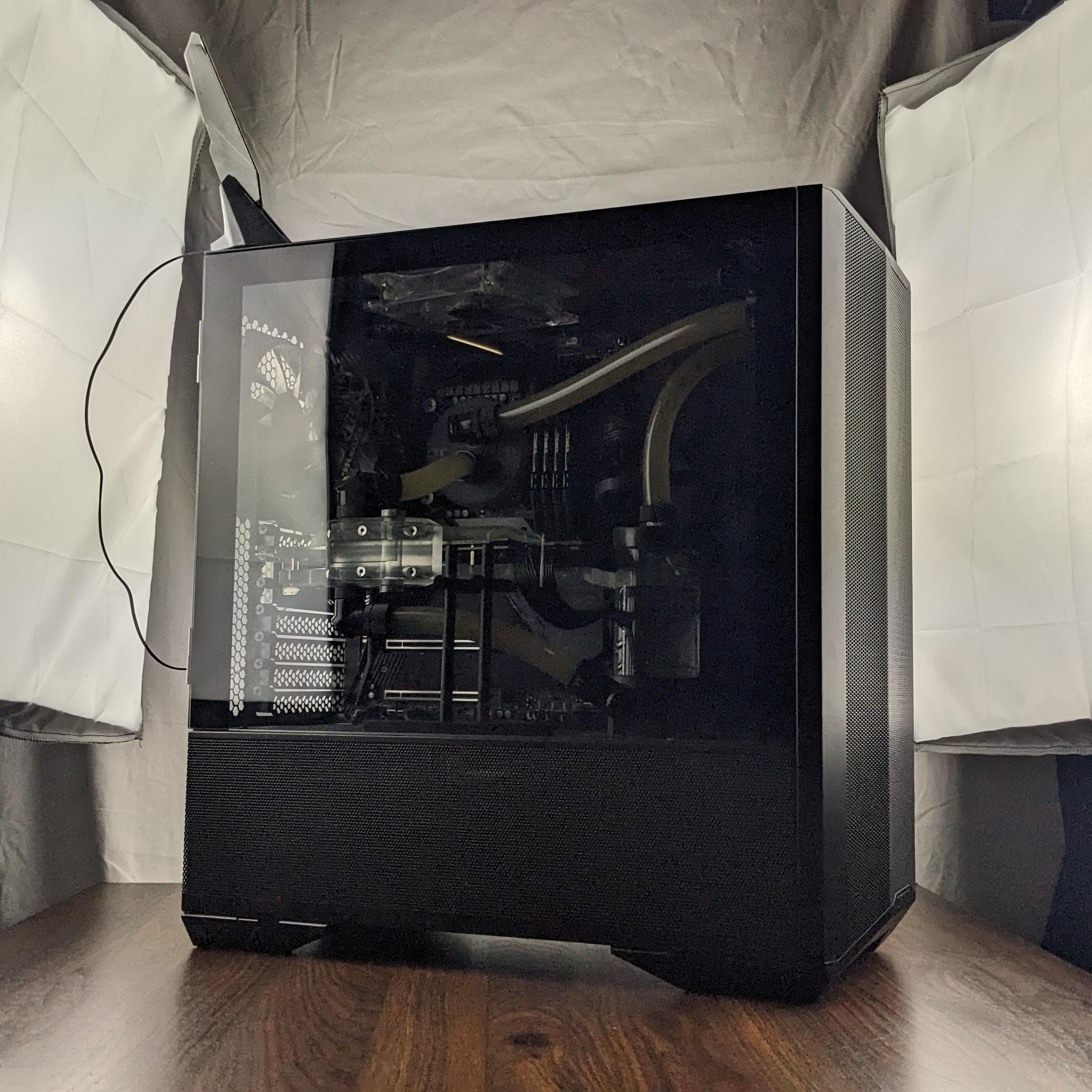 RTX 3090, Custom Watercooled, 11700K, 32GB DDR4 3200, 2TB 3x4 NVMe