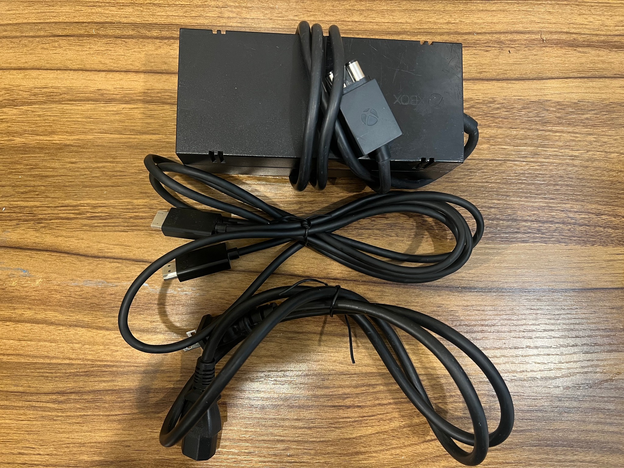 XBOX One 1TB Edition | Comes with Power Supply and HDMI Cable | Battlefront 2 Included |  Black