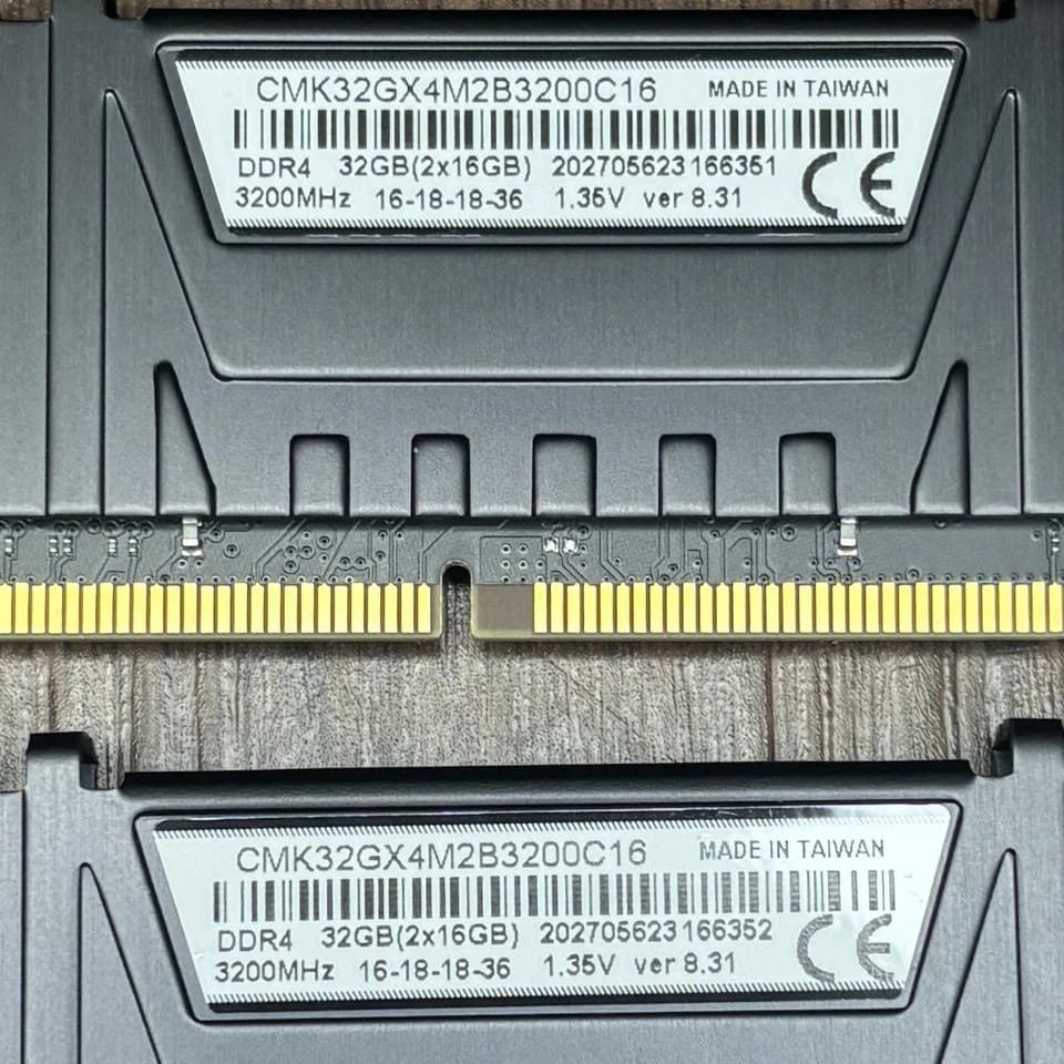 Corsair Vengeance LPX DDR4 32GB (2x16GB) 3200MHz DIMM RAM 288-Pin