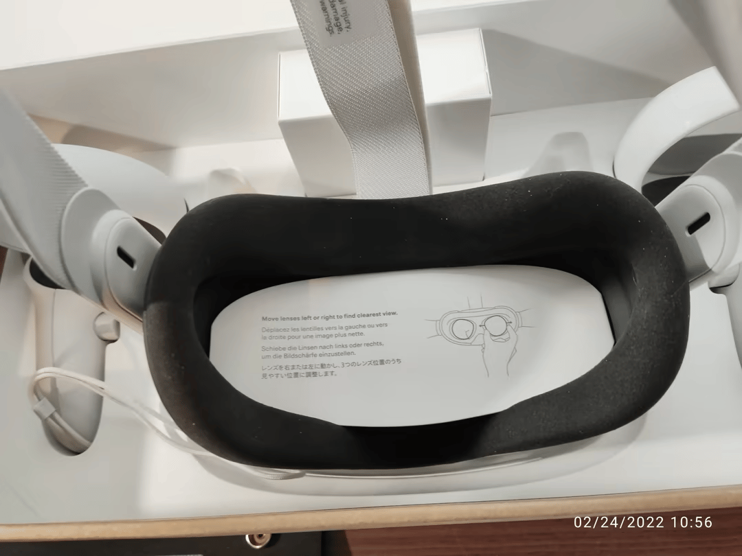 Oculus Quest 2 64GB VR Kit - No PC required!