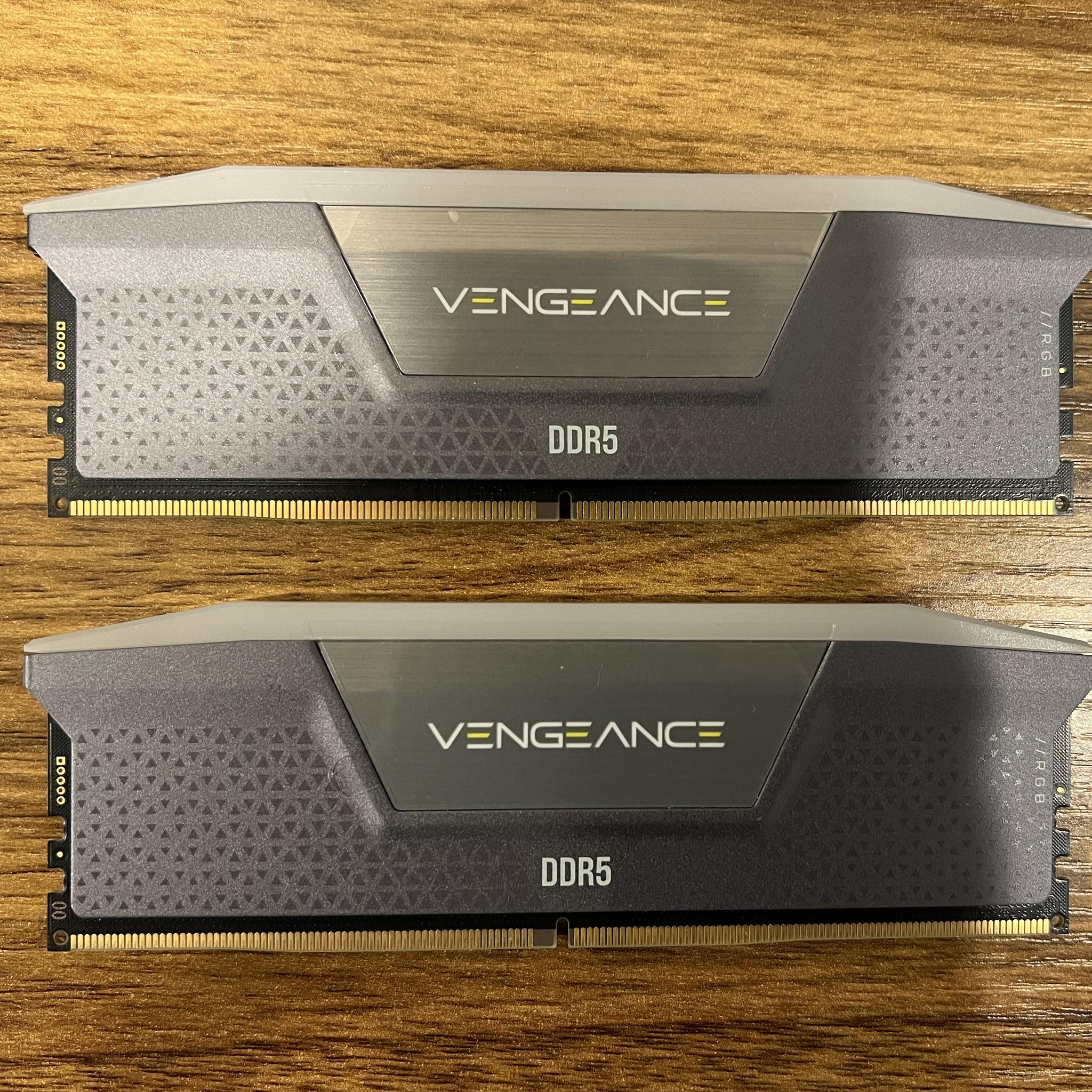 32GB DDR5-6000MT/s CL30 CORSAIR VENGEANCE RGB RAM Memory
