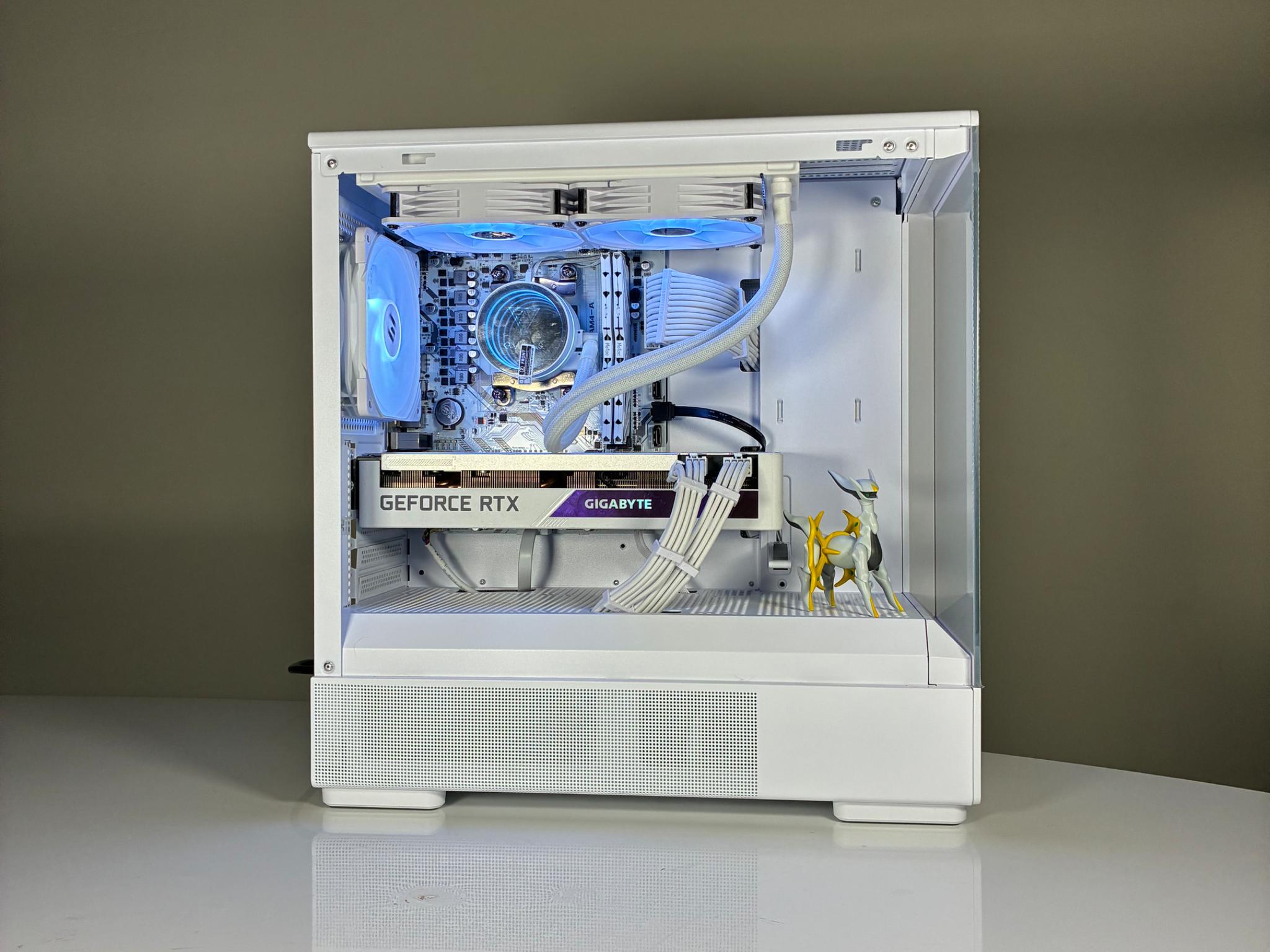 WICKED WHITE PC | RTX 3070 | Ryzen 7 3700X | 32 GB RAM | 1.5 TB Storage