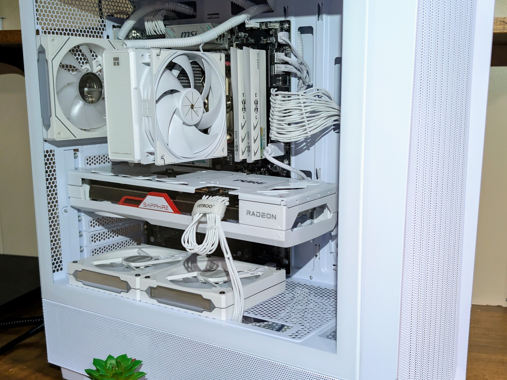 All-White Custom Gaming PC | AMD 7800X3D | Sapphire Pure 7800XT 16GB | 32GB DDR5 6000MT/s | 1.25TB