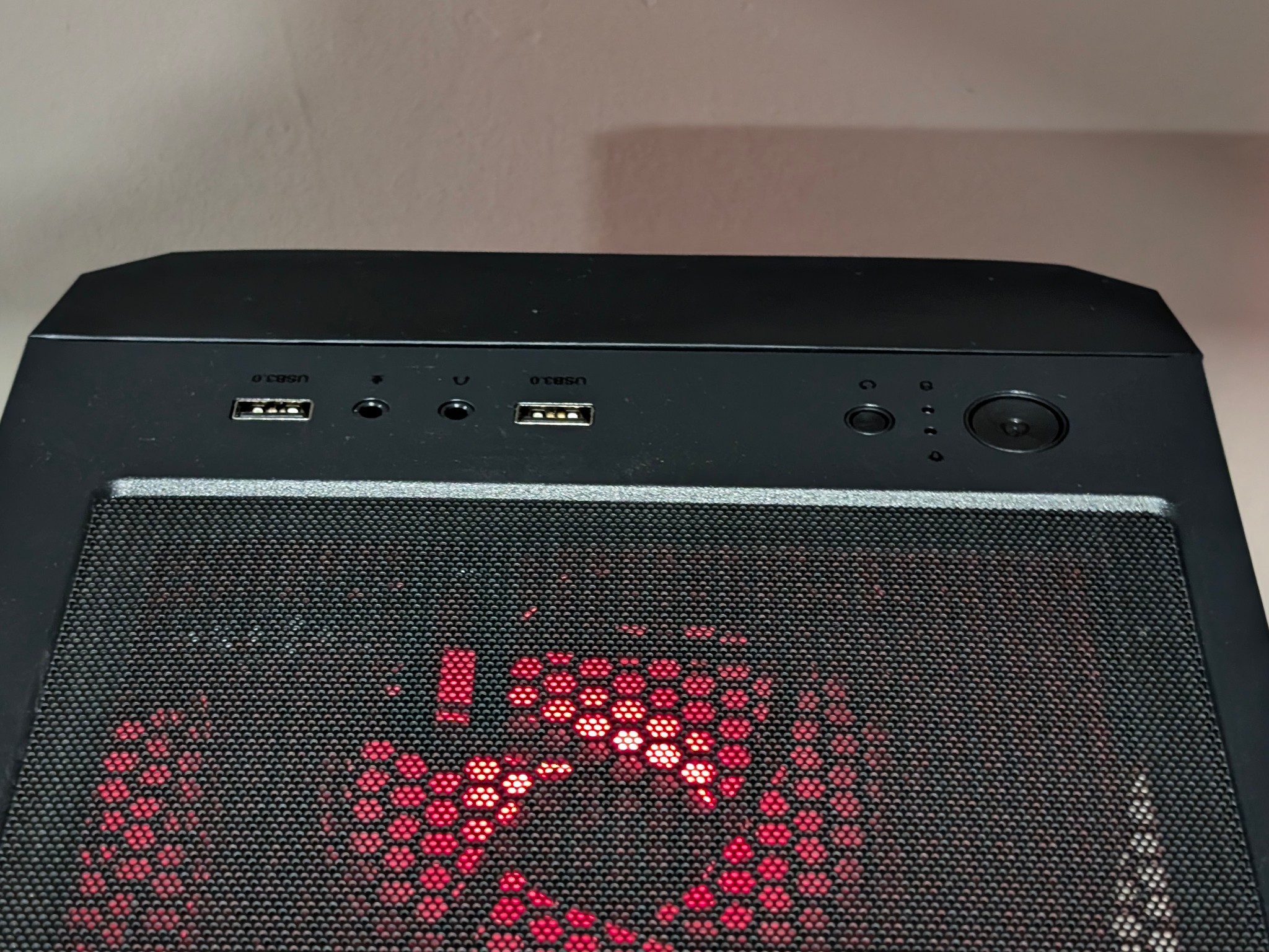 🔴 Gaming PC // RTX 5060 - Ryzen 7 3700X