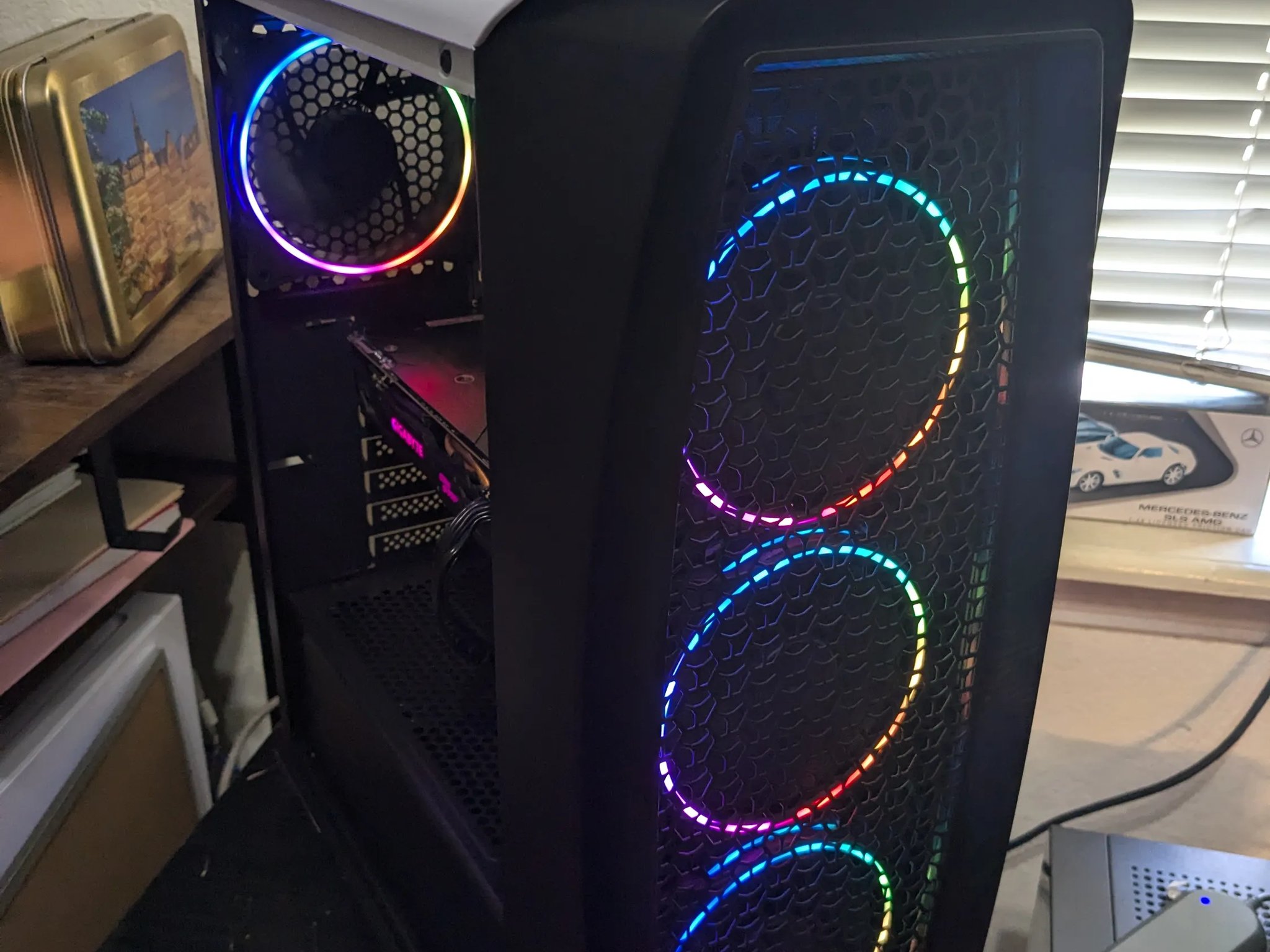 FREE SHIP || i5-8500, RX 580 8GB 2304SP, 480GB SSD, 16GB RAM, 650W PSU, RGB, WiFi, Win10