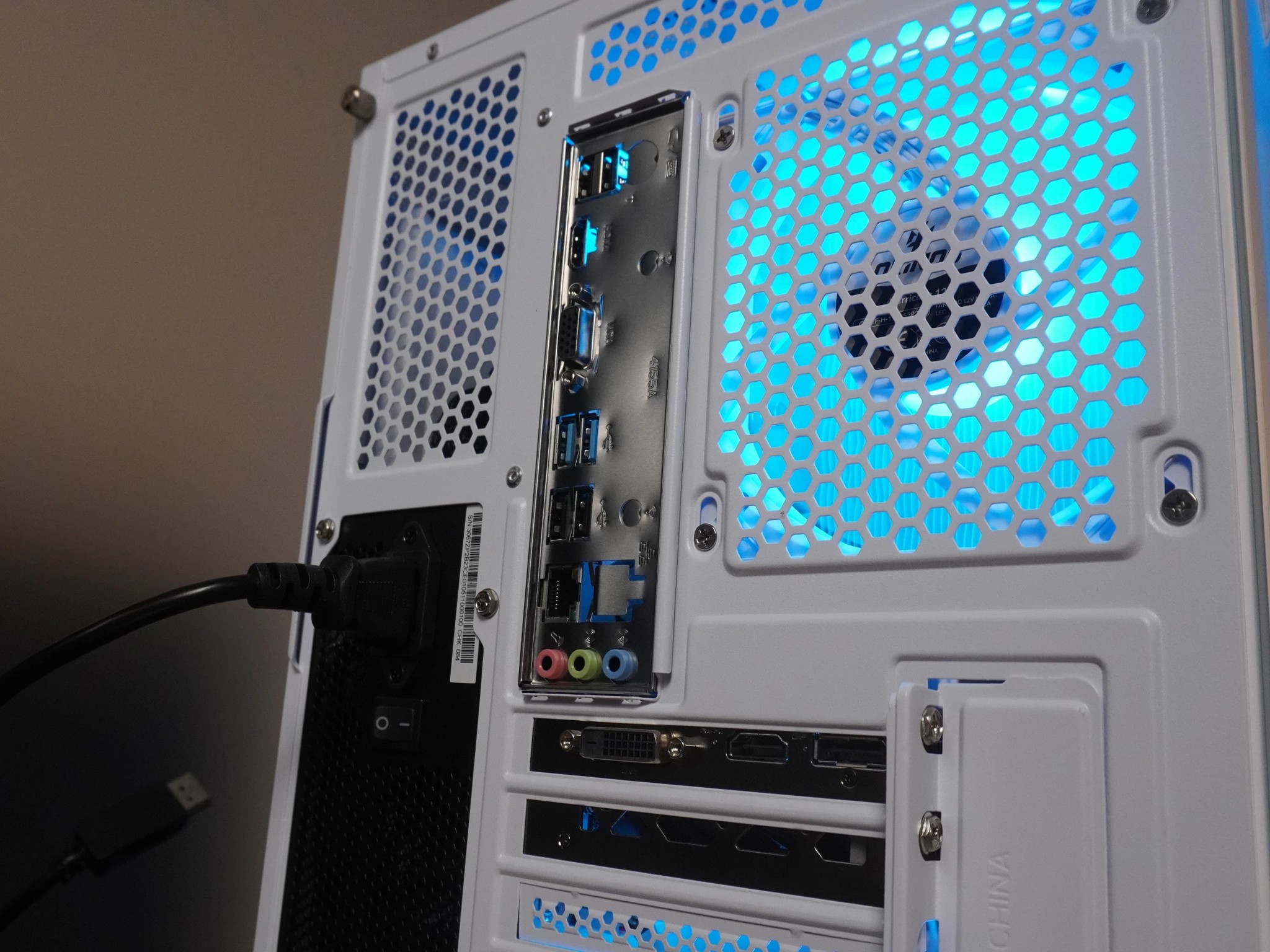 🤍ALL-WHITE🤍 1080p GAMING MACHINE 💚GTX 1660 Super 🧡 Ryzen 5 3600 | 16GB | 1TB | WIFI
