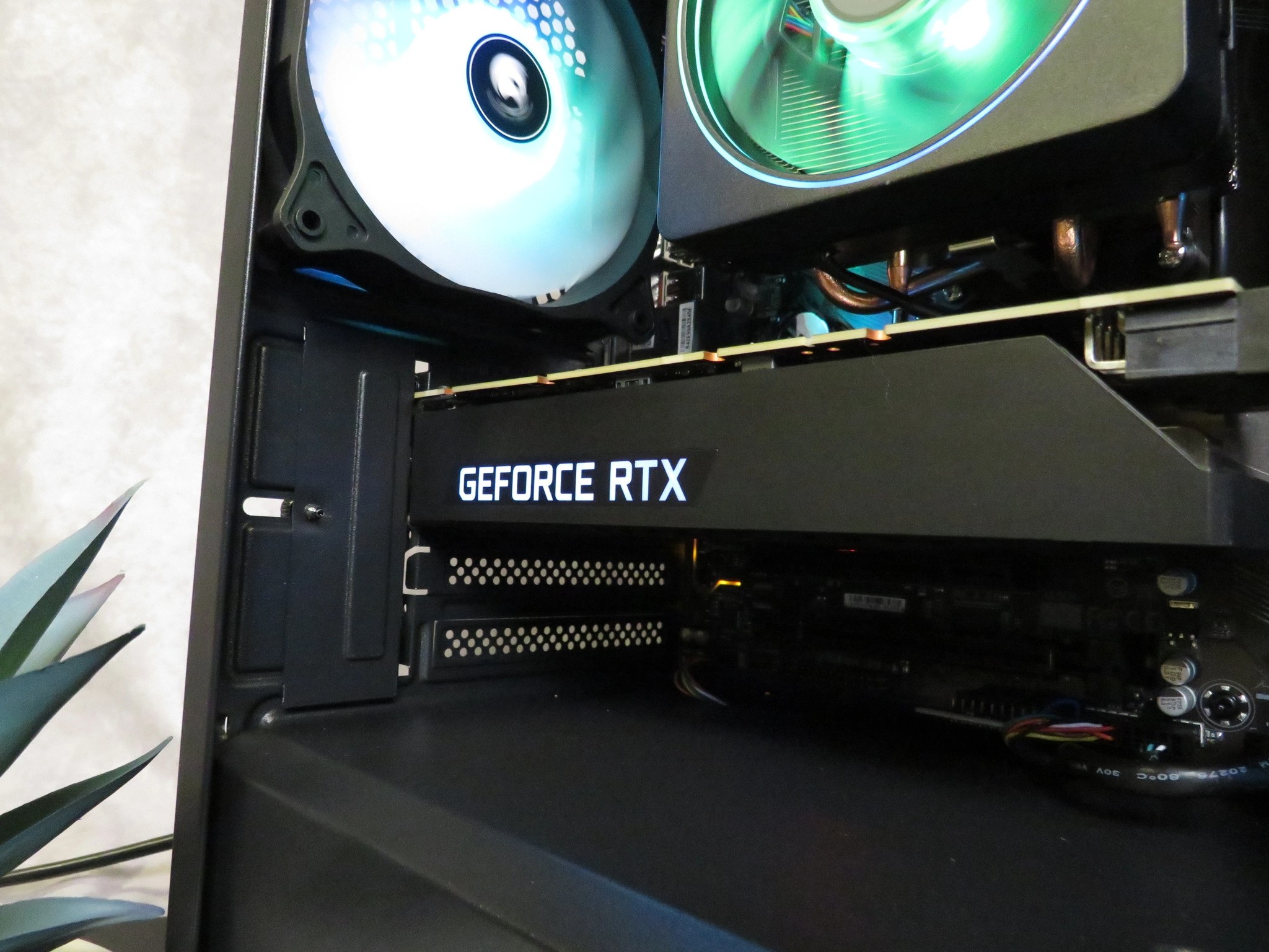 Mid Range MASTER! RTX 3060 12 GB + Ryzen 5 5500 + 16 GB DDR4 + 1 TB NVME