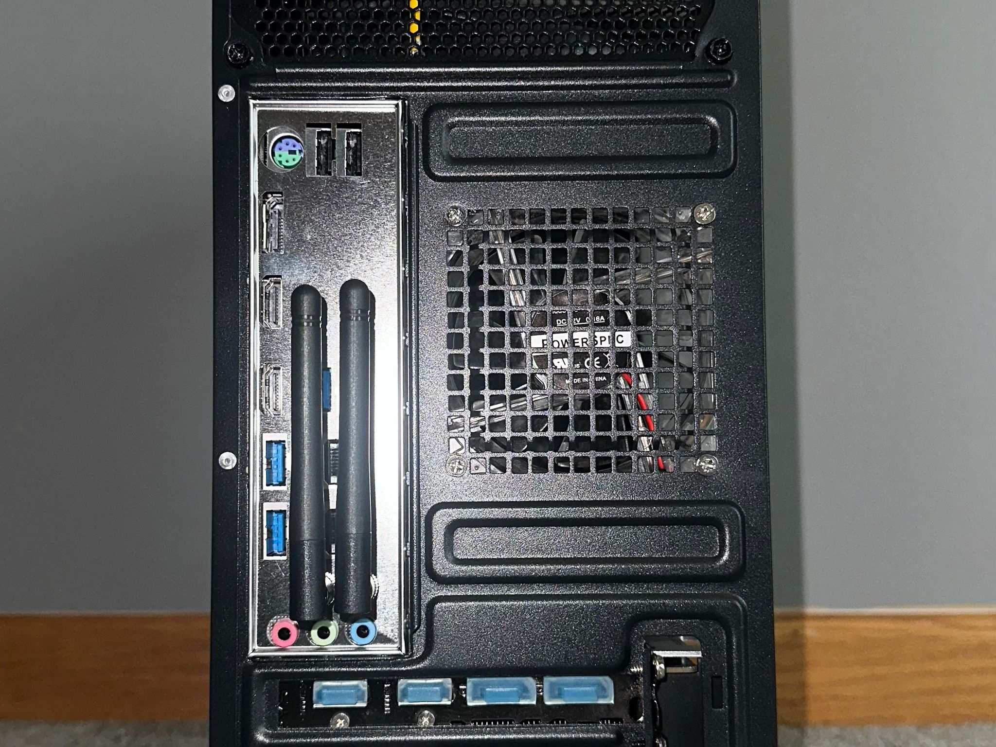 Budget Intel i5-8400 Gaming PC (RX 580)