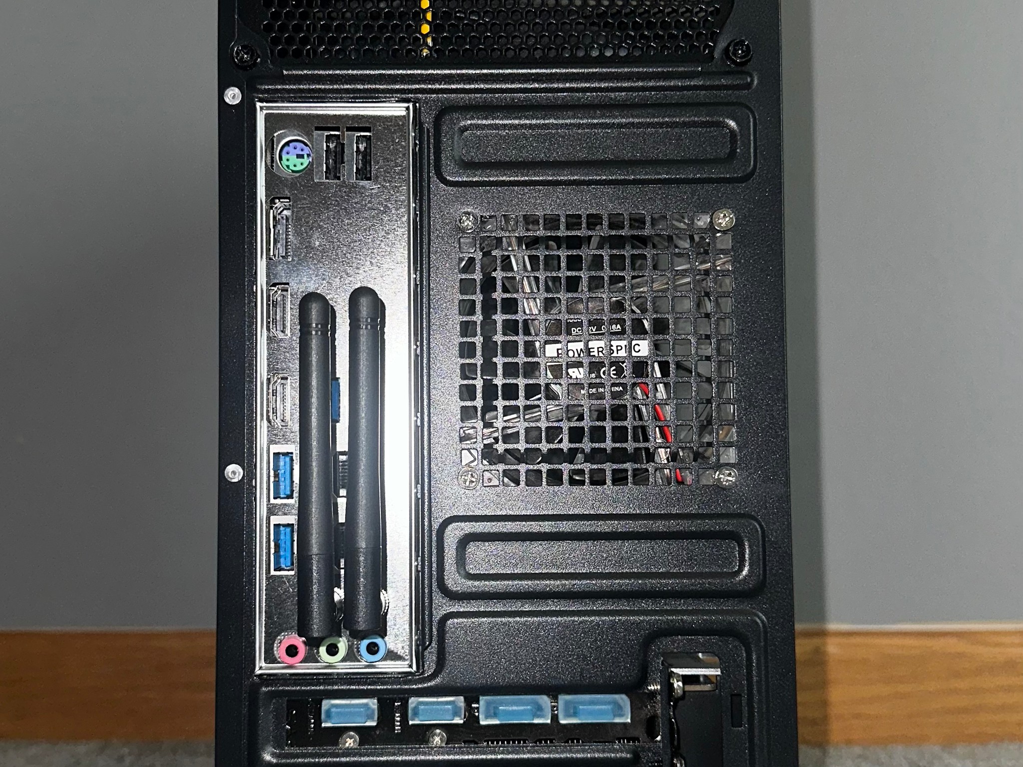 Budget Intel i5-8400 Gaming PC (RX 580)