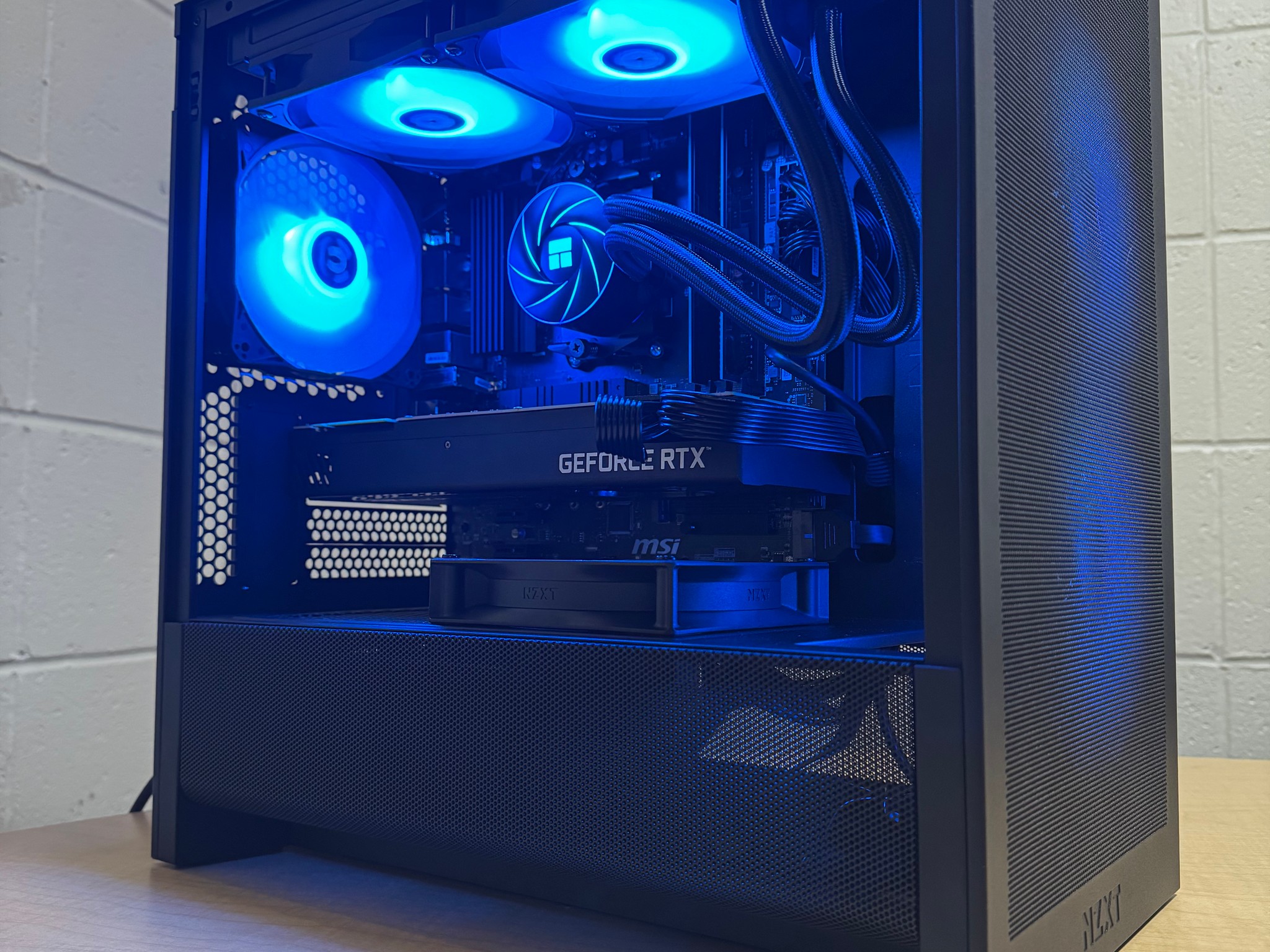 Sleek NZXT H3 Flow | RTX 2080 Ti 11GB | Ryzen 5 3600 | 32GB G.Skill RAM | 1TB NVMe