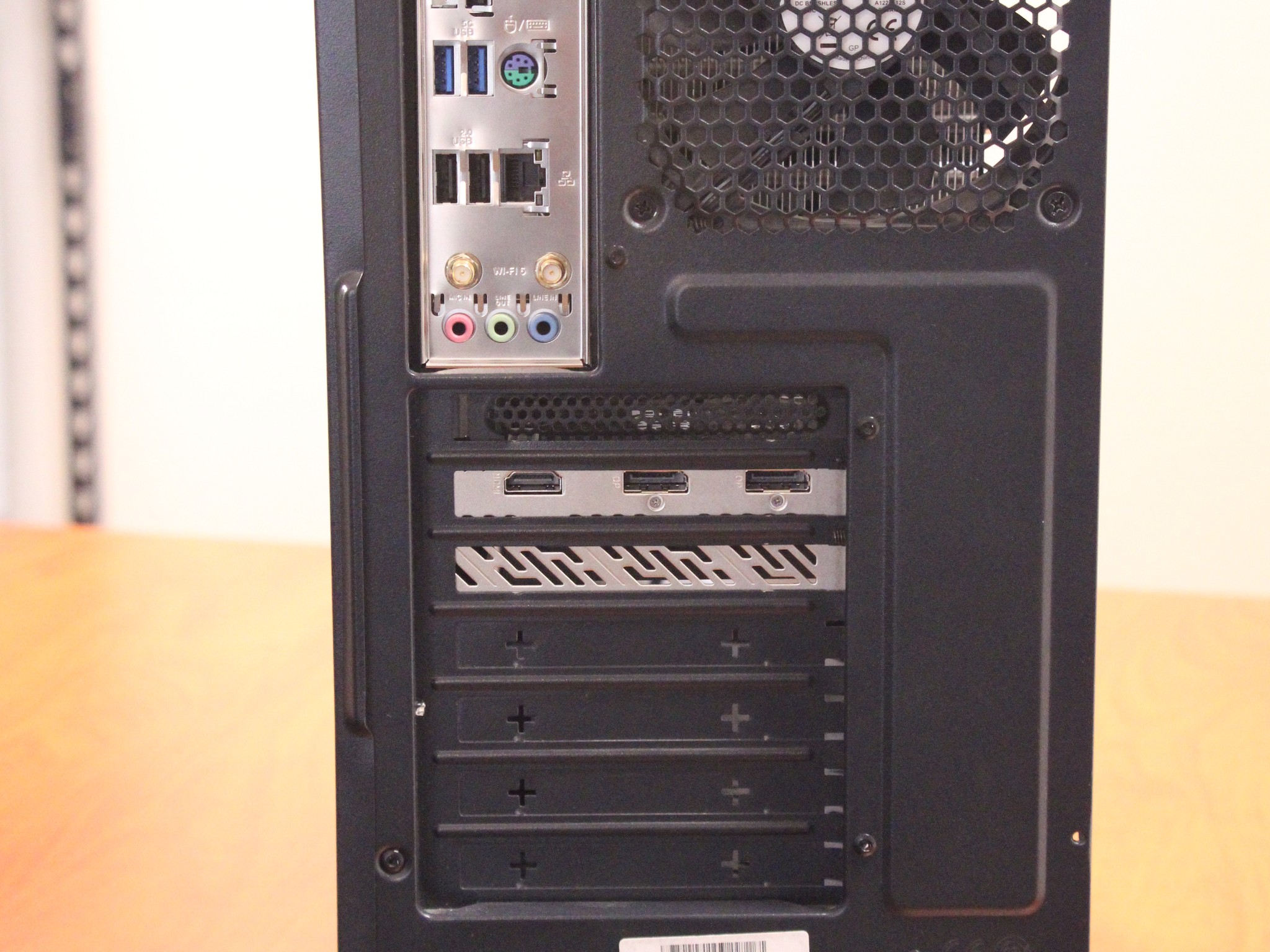 9060 XT OC 16GB / R5 7600X / 16GB DDR5 6000 CL34 / 1TB NVME SSD / RGB / Win11 PRO