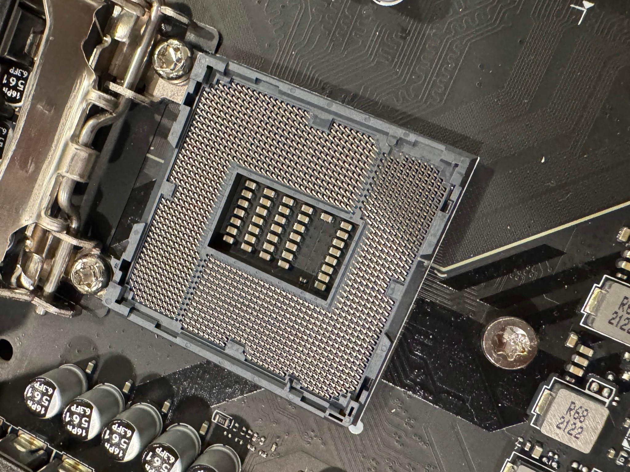 MSI MAG Z590 TOMAHAWK WIFI DDR4