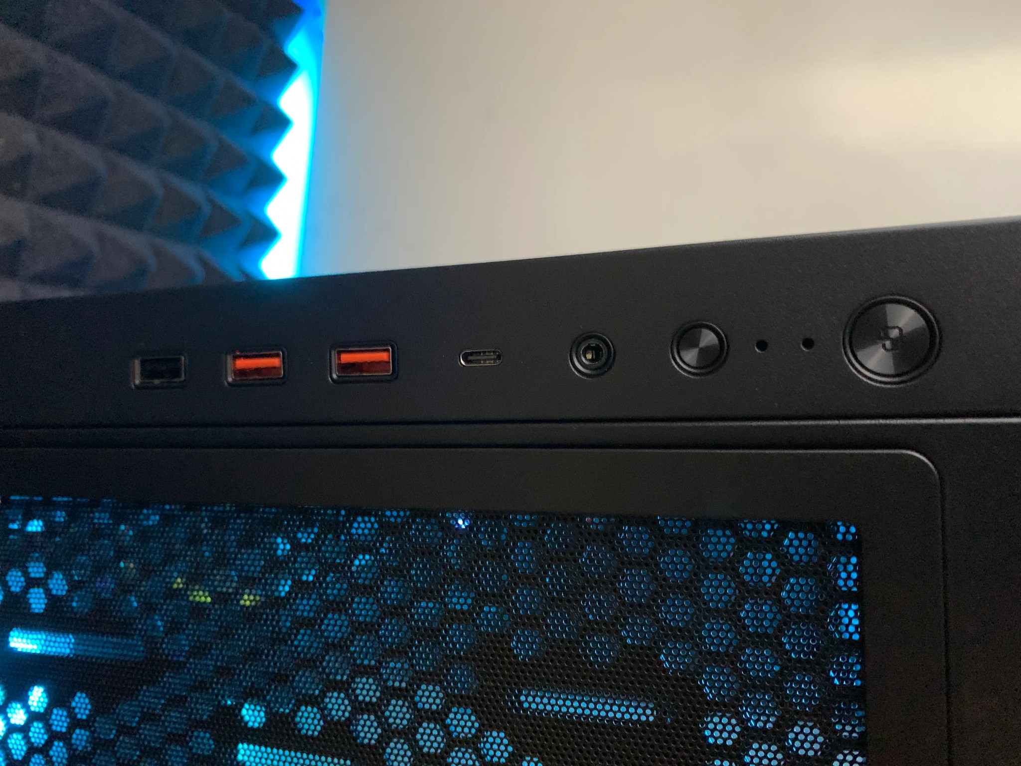 Resurge | Ryzen 5 5600G/RX 6650XT Gaming PC