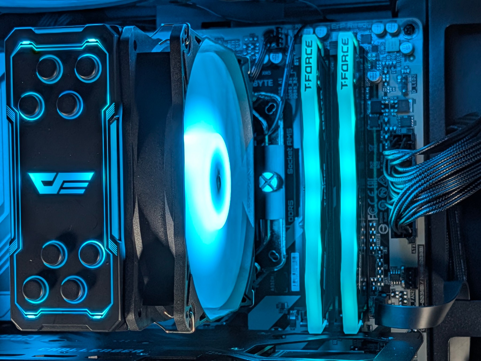 🩵🖤Ryzen 5 7600/RX 9060 XT 8GB Gaming/Streaming PC🩵🖤