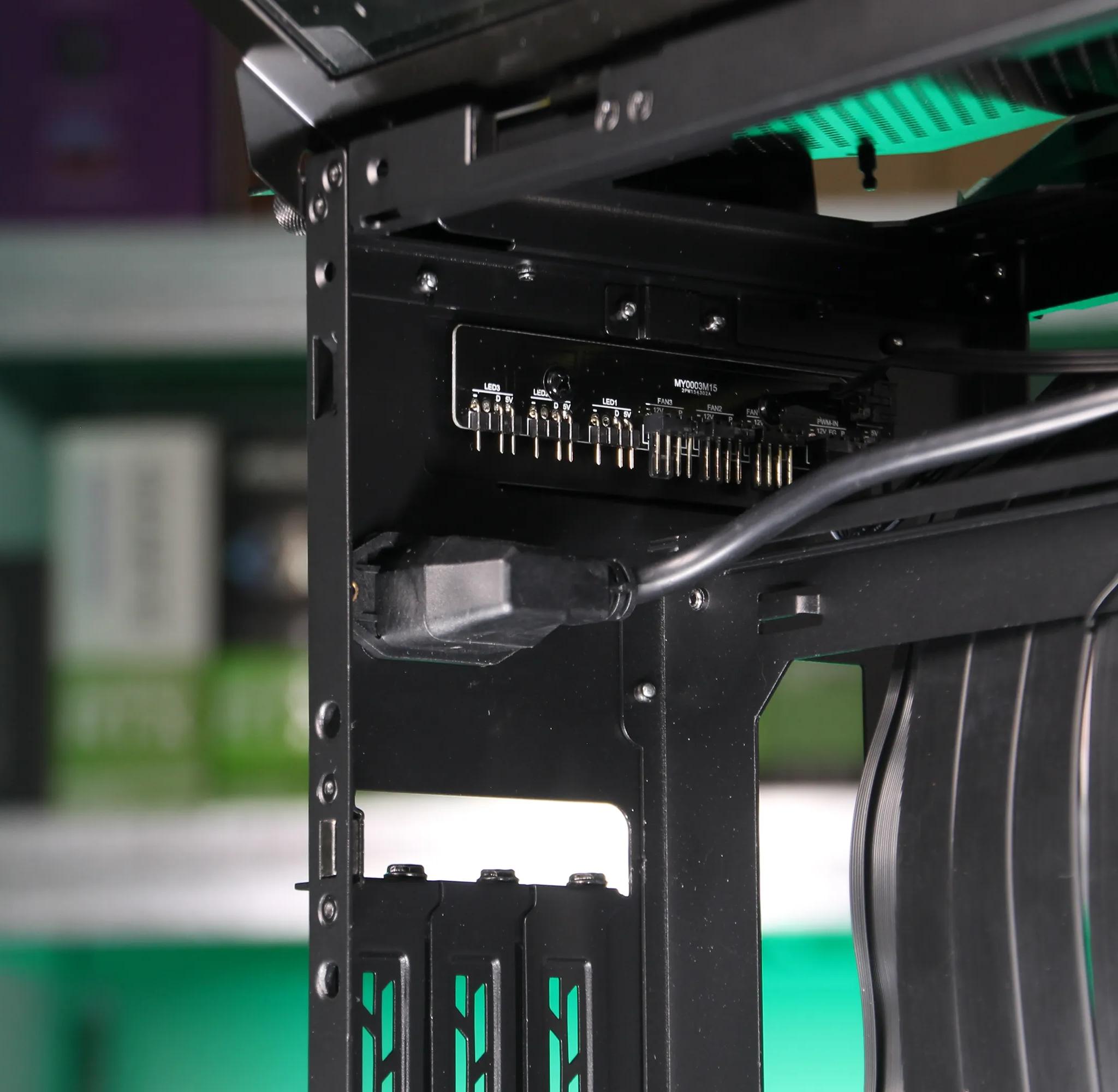 Lian Li Q58 (Black, PCIe 4.0 Riser) // ITX PC Case