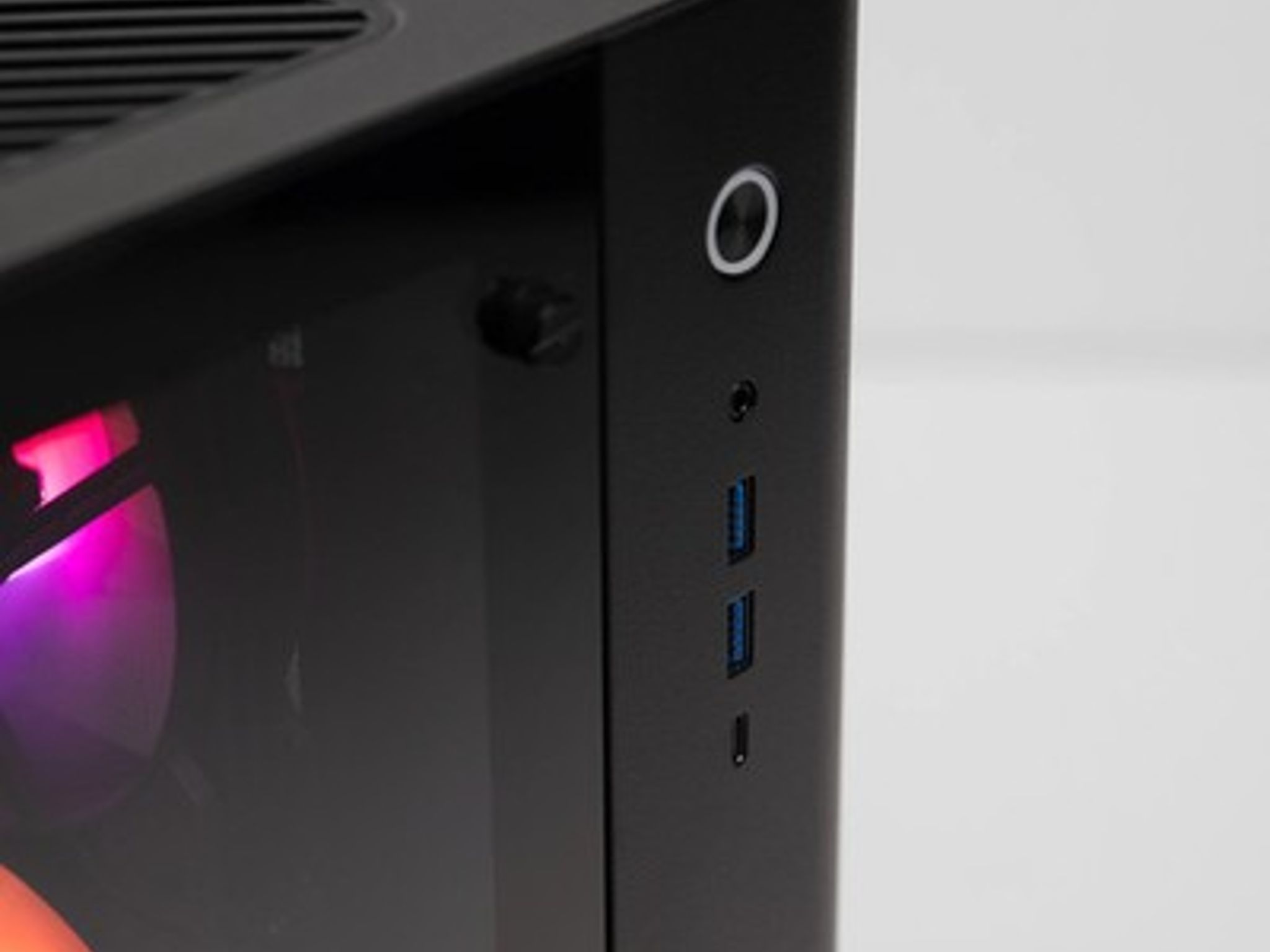 XIDAX X-6 Gaming PC Ryzen 7 7800X3D RTX 5070 Ti 32GB DDR5 2TB NVMe WiFi Win 11