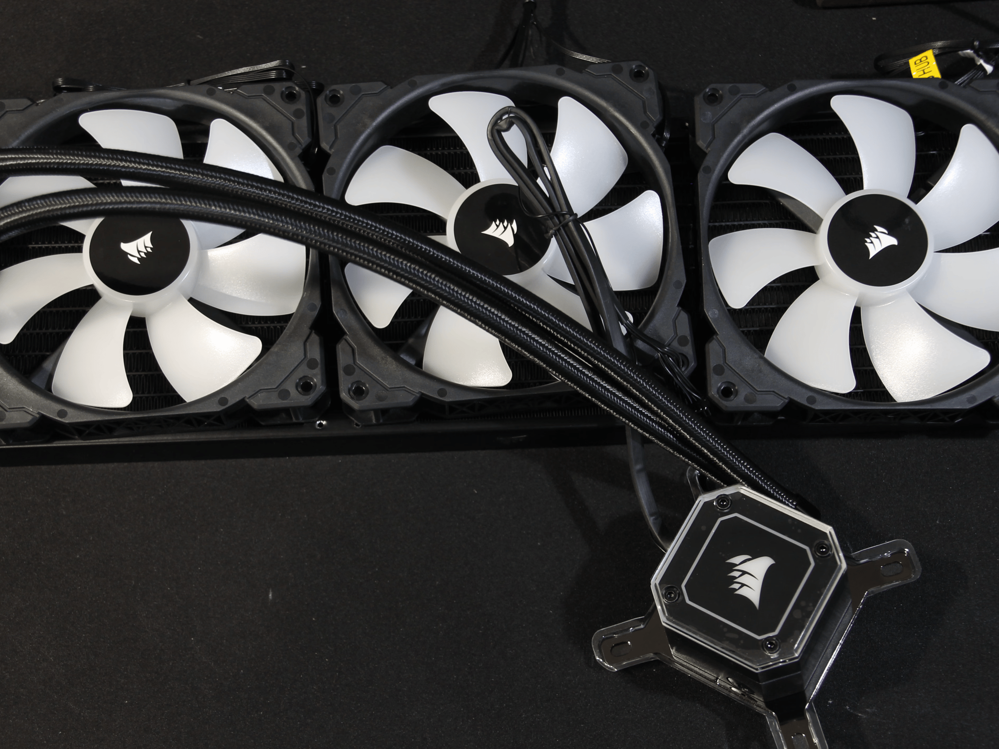 Corsair H170i ELITE CAPELLIX 420mm Liquid Cooler