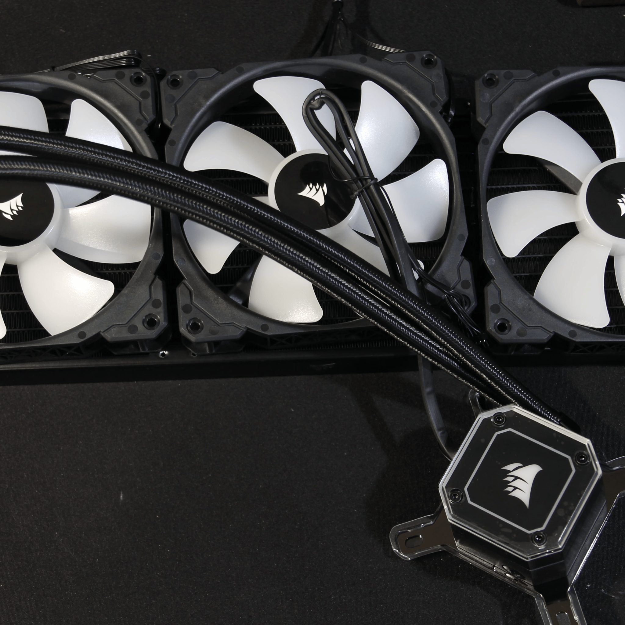 Corsair H170i ELITE CAPELLIX 420mm Liquid Cooler