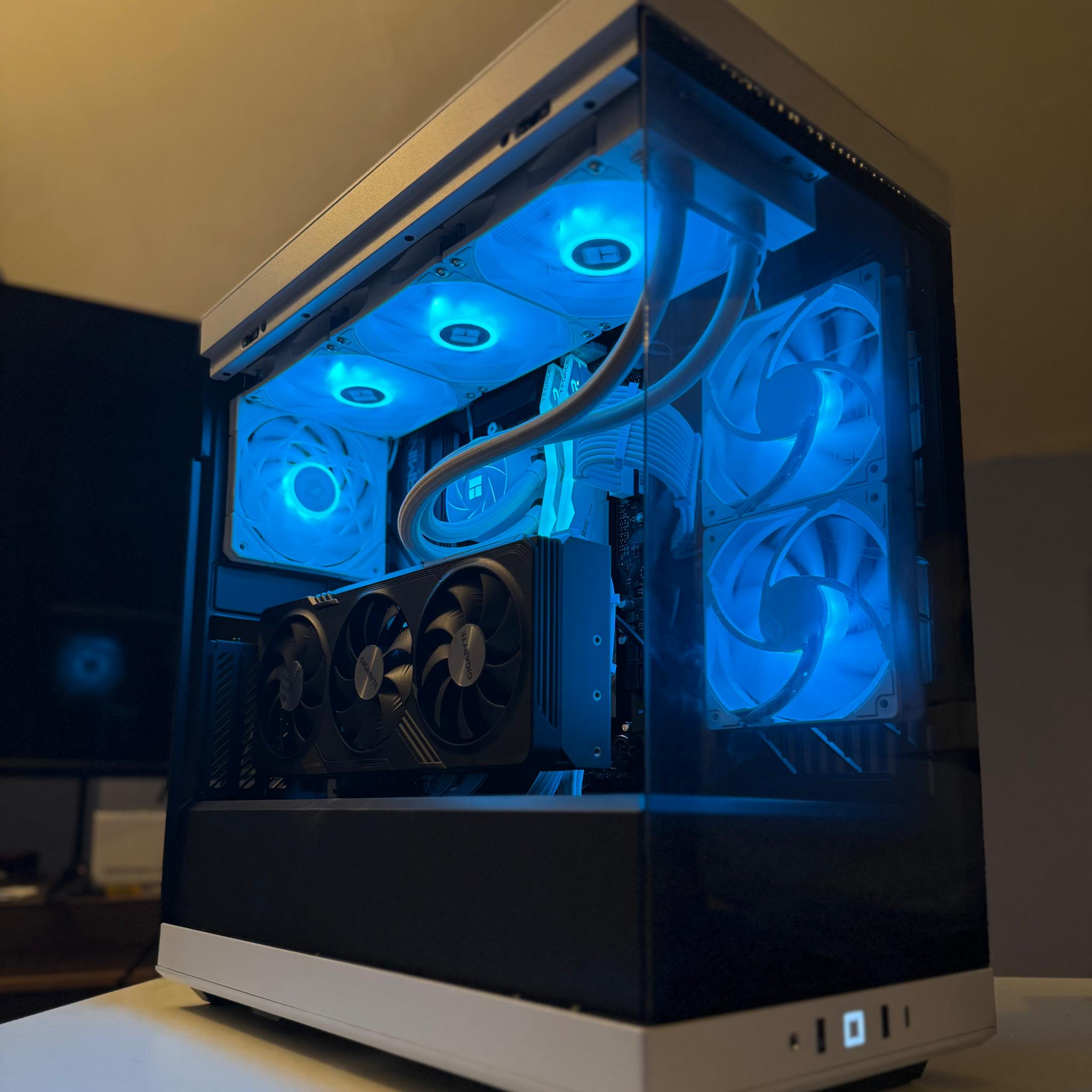 🐼 RX 7800XT | Ryzen 7 7700X | 32GB DDR5 | 1TB SSD