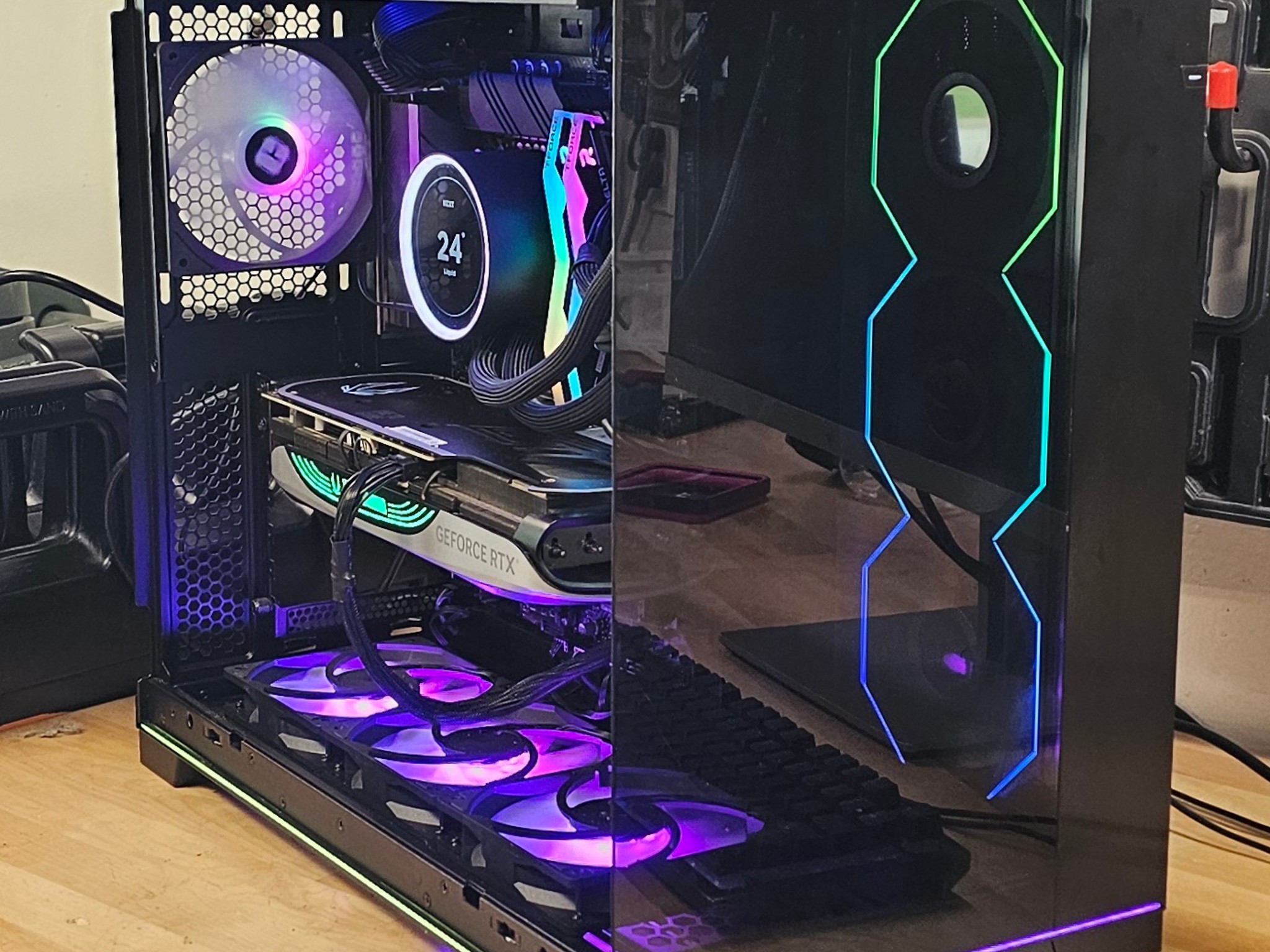 Lian Li PC Case 497 w\ Tempered Glass and 7 RGB Fans