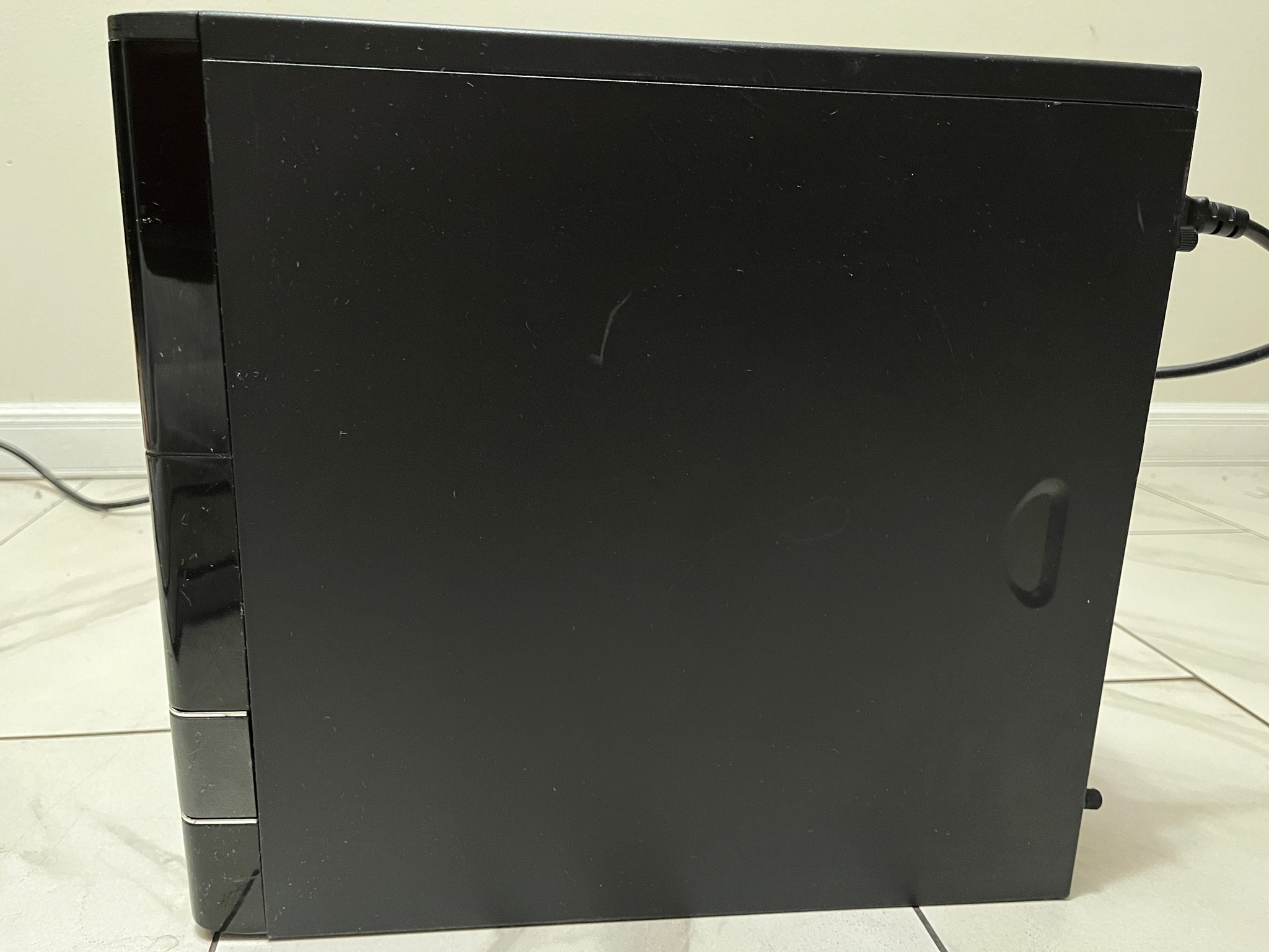 NVIDIA RTX 2060 Super, Intel Core i5-8400, 16GB RAM, 1.1 TB Storage, Sleeper Gaming PC w/ Wi-Fi & BT