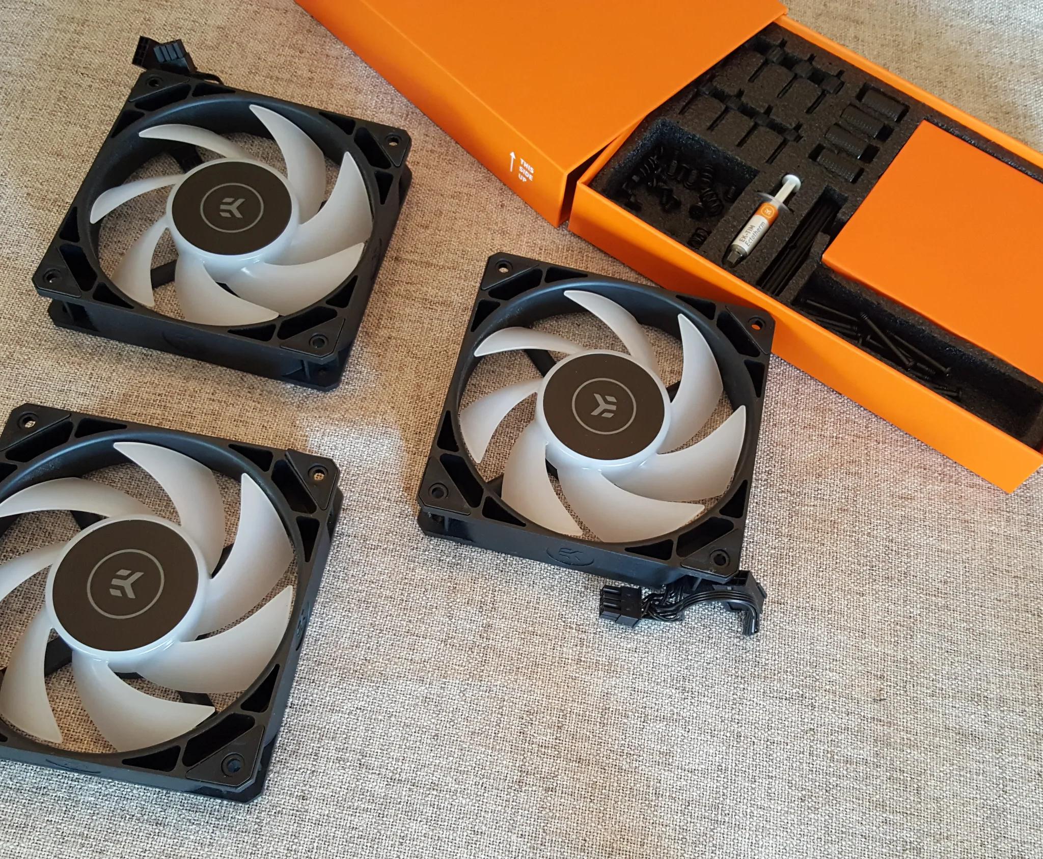 EK Nucleus AIO CR360 Lux D-RGB