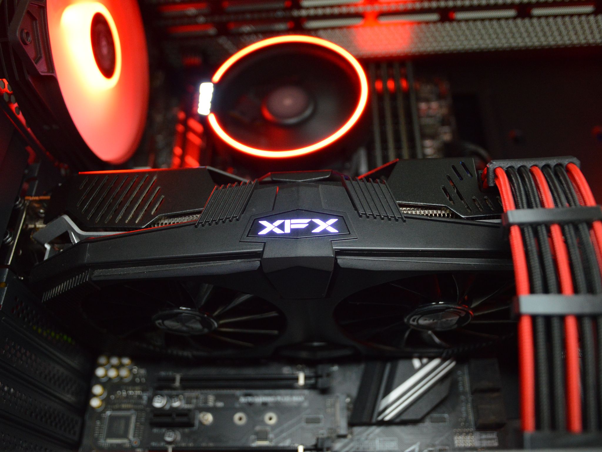 🔴👺 | RX 5700XT 8GB | RYZEN 7 2700 | 16GB DDR4 RAM | 1TB NVME SSD | Crimson Beast |