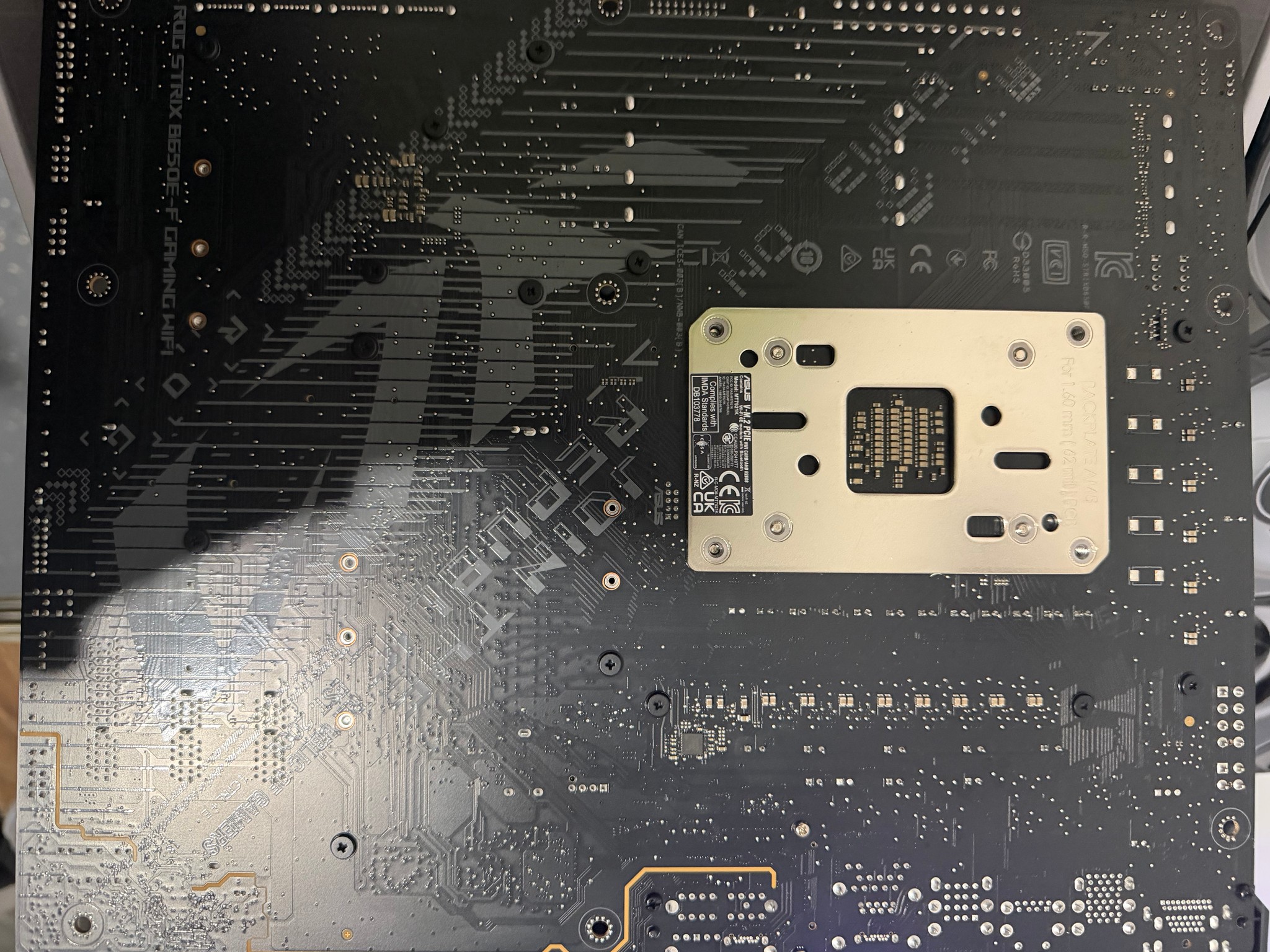 Ryzen 5 9600X, ASUS ROG STRIX B650 F Gaming Wifi, Arctic AIO COMBO
