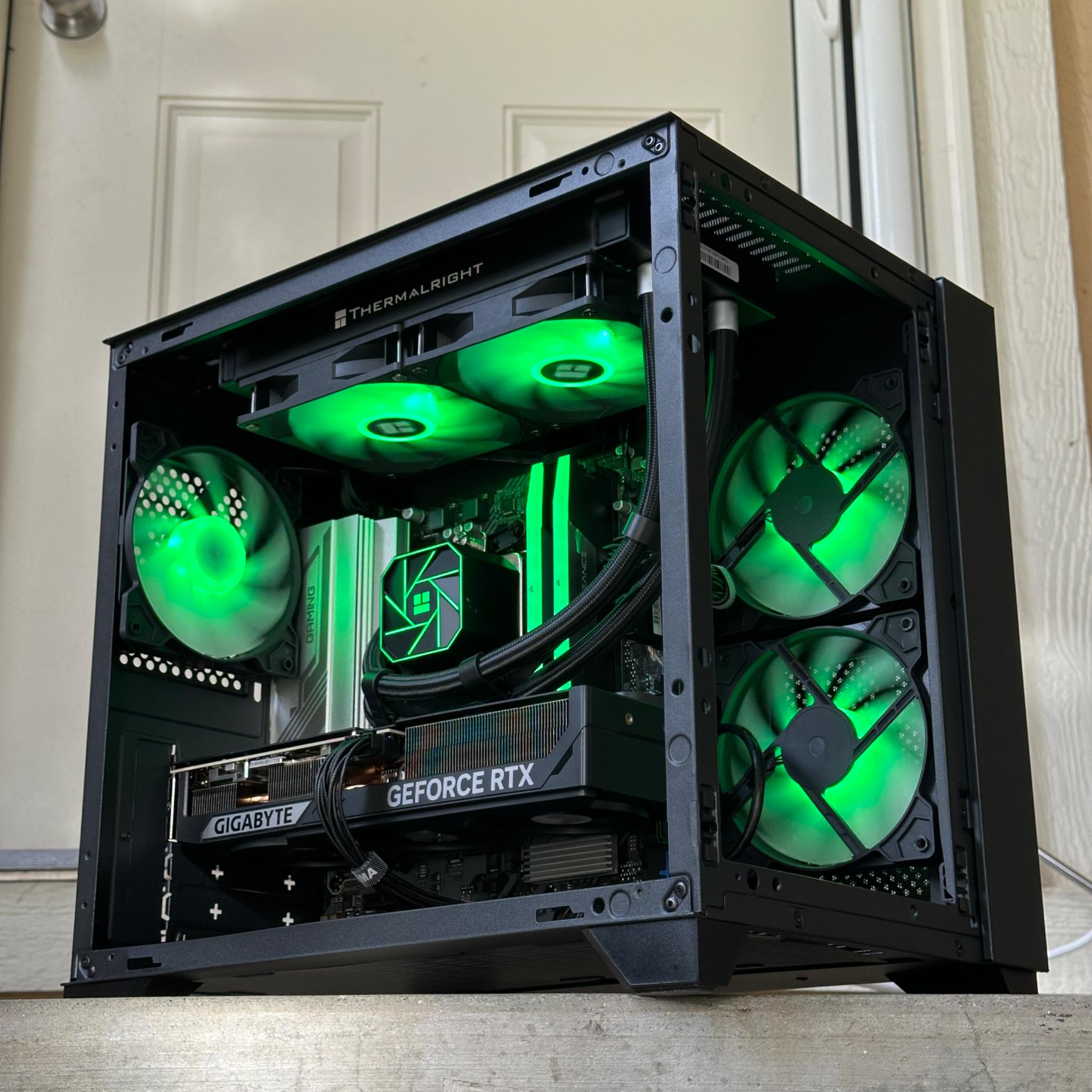 Ryzen 7 8700F • Rtx 5070 • 32GB DDR5 • 1TB nvme