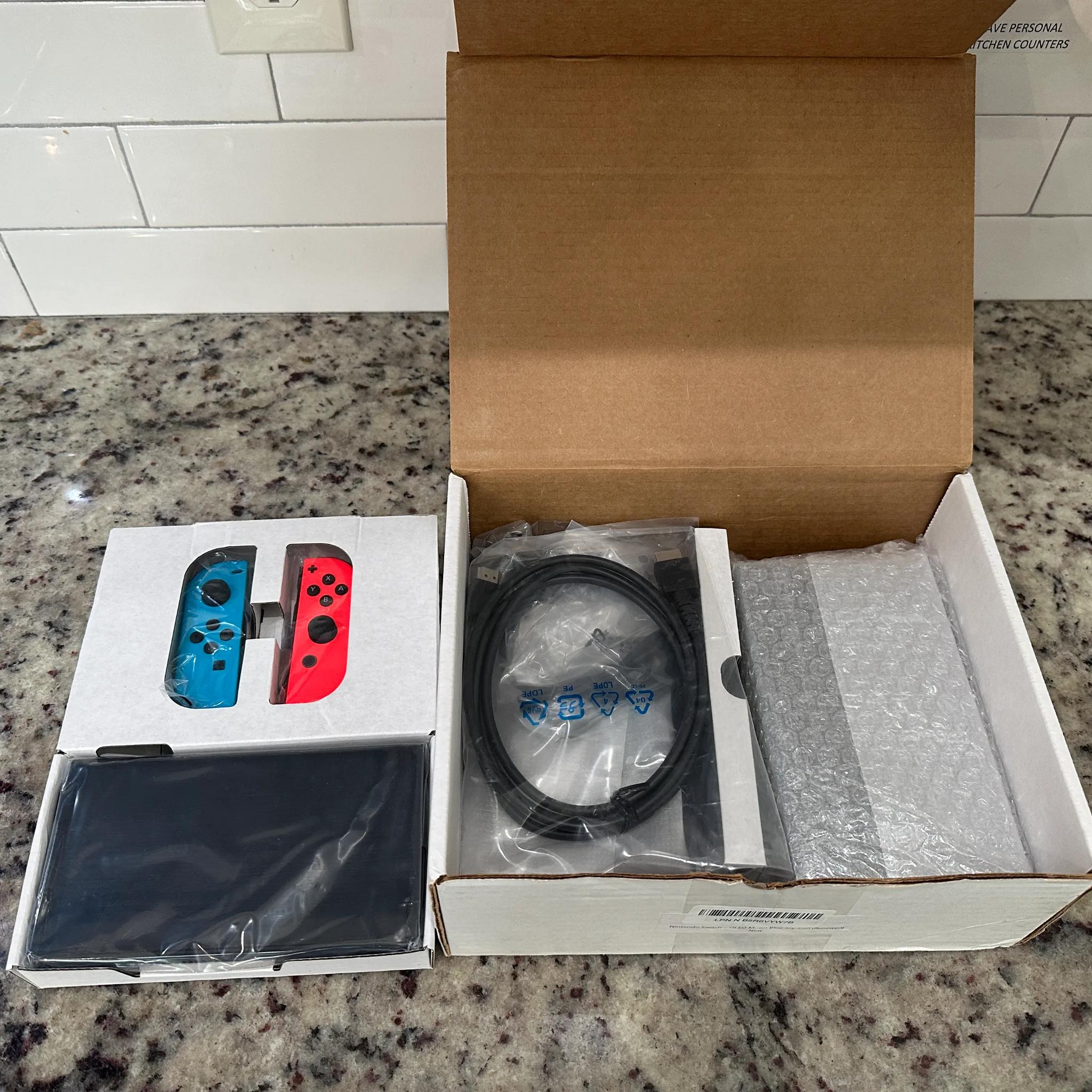 BNOB Nintendo Switch OLED - White + Loose Game