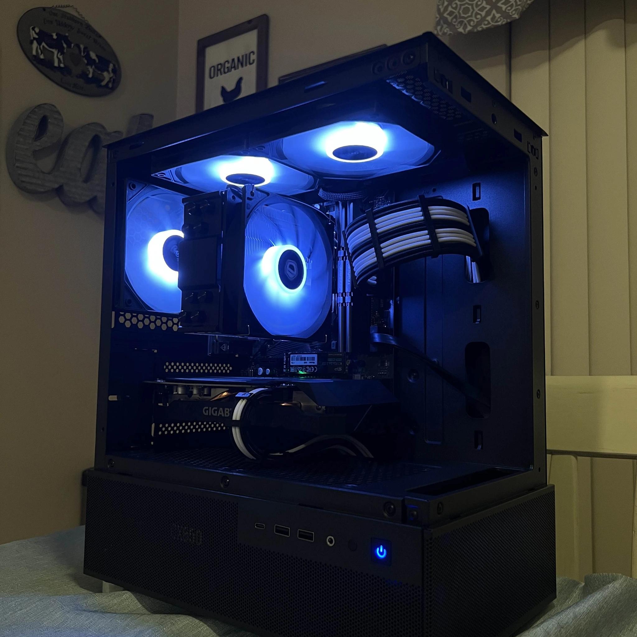 RTX 2060 | Ryzen 5 3600 | Black and White Gaming PC
