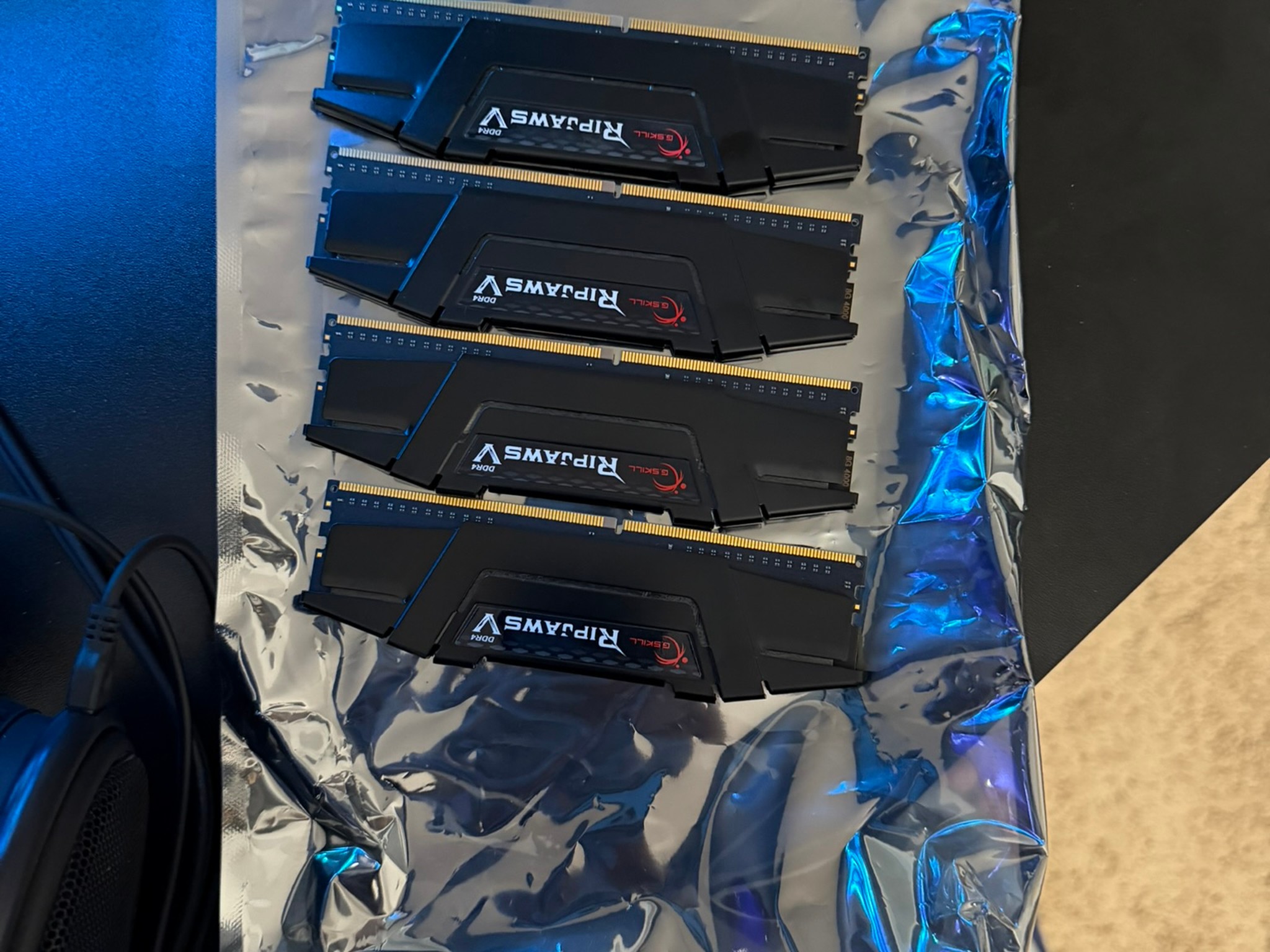 G.Skill Ripjaws V 32GB (4x8GB) DDR4 4000 CL15 B-Die — F4-4000C15-16GVK