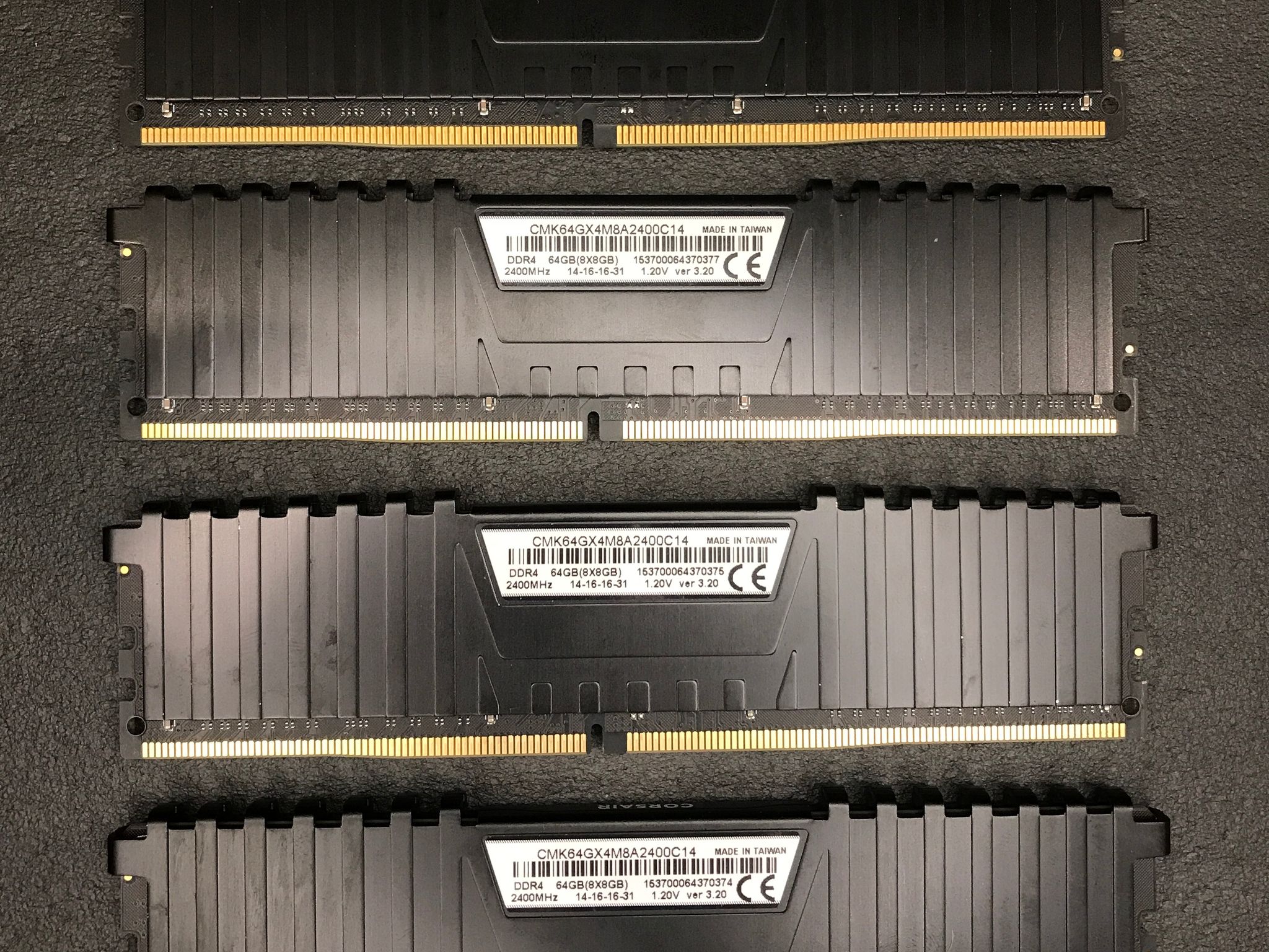 *READ* Used black 32GB Corsair vengeance (4 x 8GB) DDR4-2400 CL16