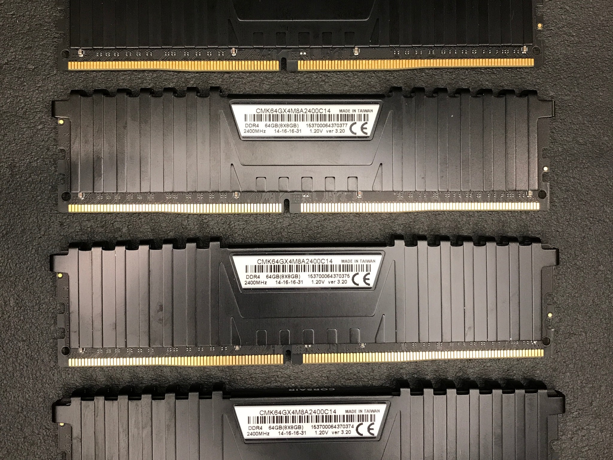 *READ* Used black 32GB Corsair vengeance (4 x 8GB) DDR4-2400 CL16