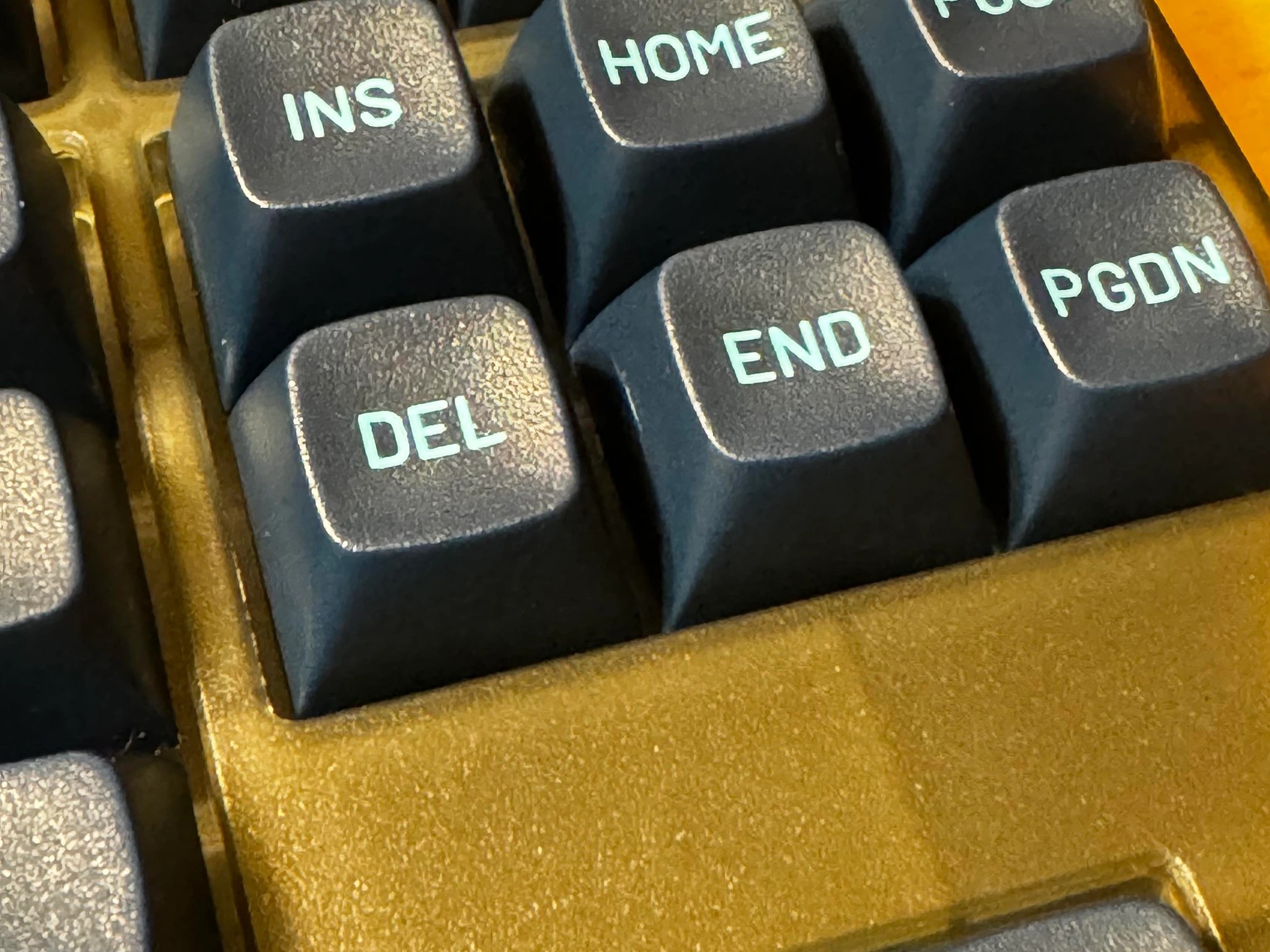 Like New - KBDFans TIGER 80 LITE Tenkeyless Custom Mechanical Keyboard w/ Drop Dusk MT3 Keycaps